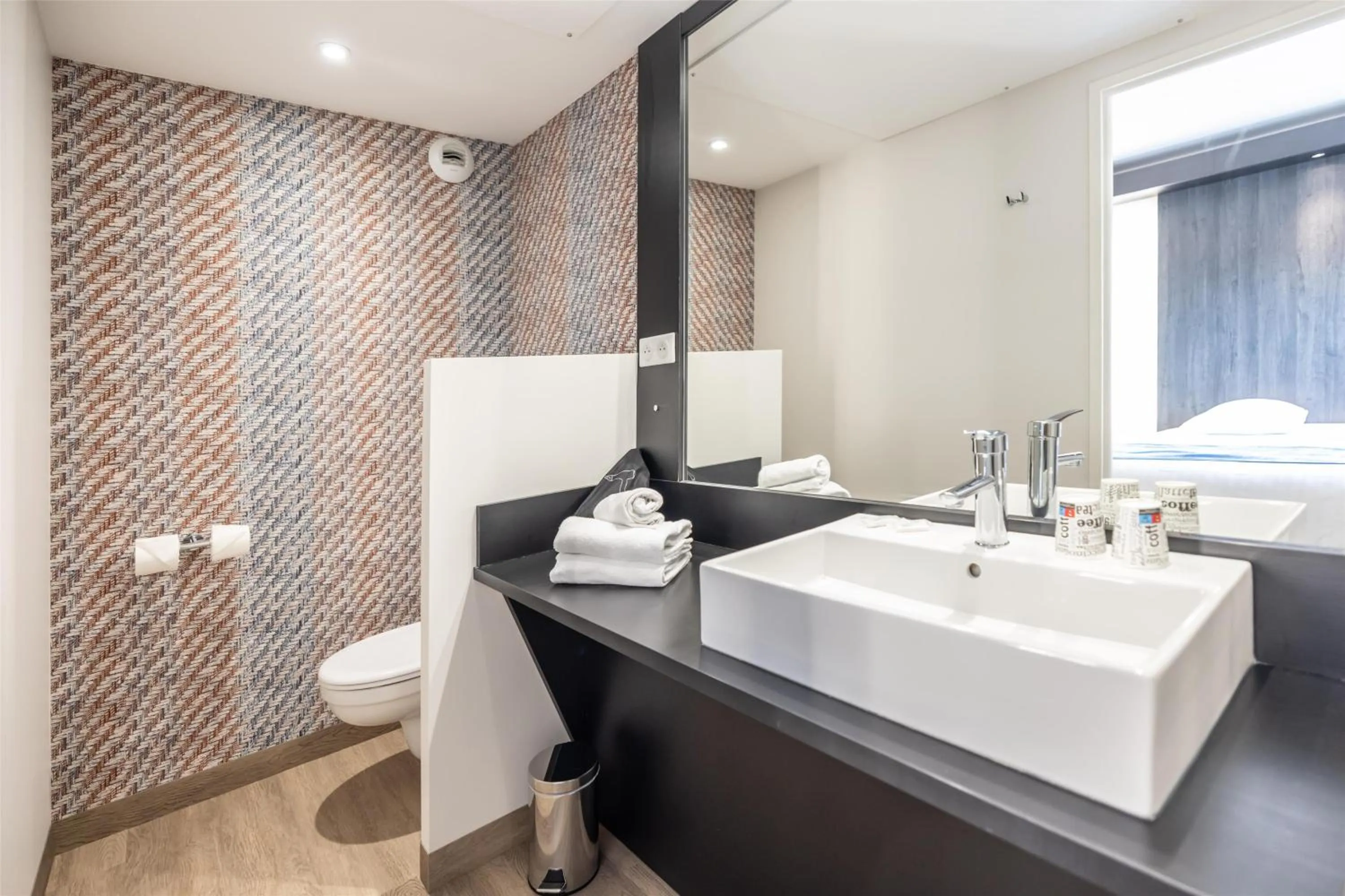 Bathroom in Best Western Saint Exupéry Eysines - Bordeaux Ouest