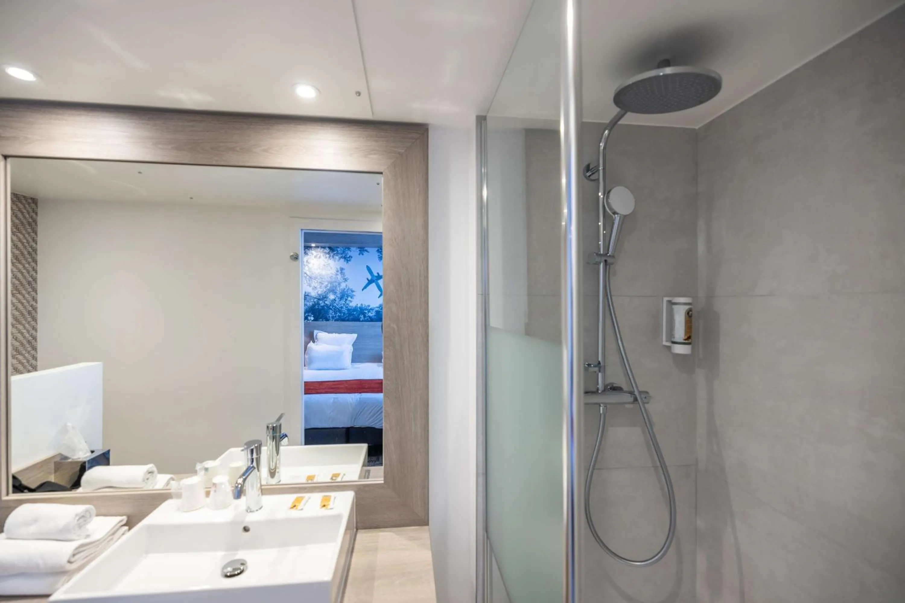 Bathroom in Best Western Saint Exupéry Eysines - Bordeaux Ouest