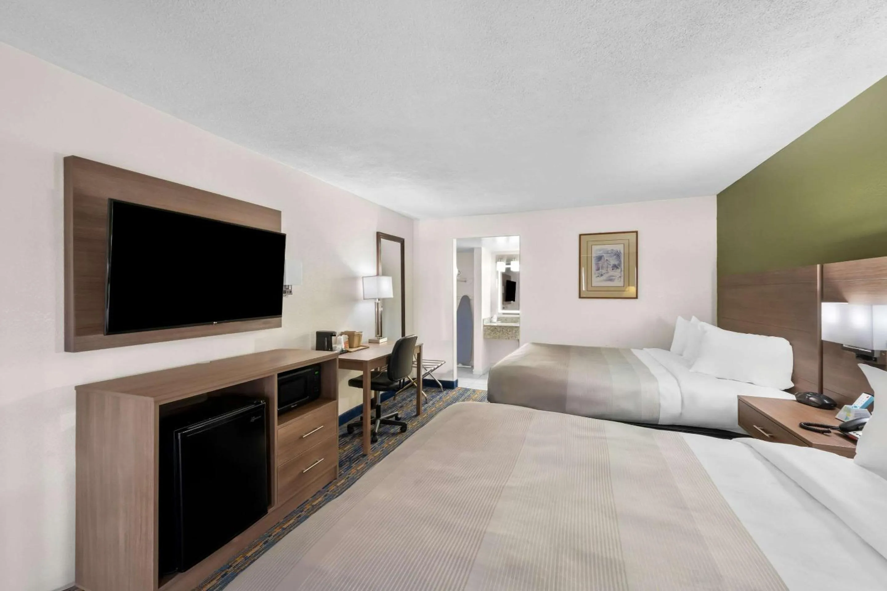 Bedroom, Bed in Quality Inn