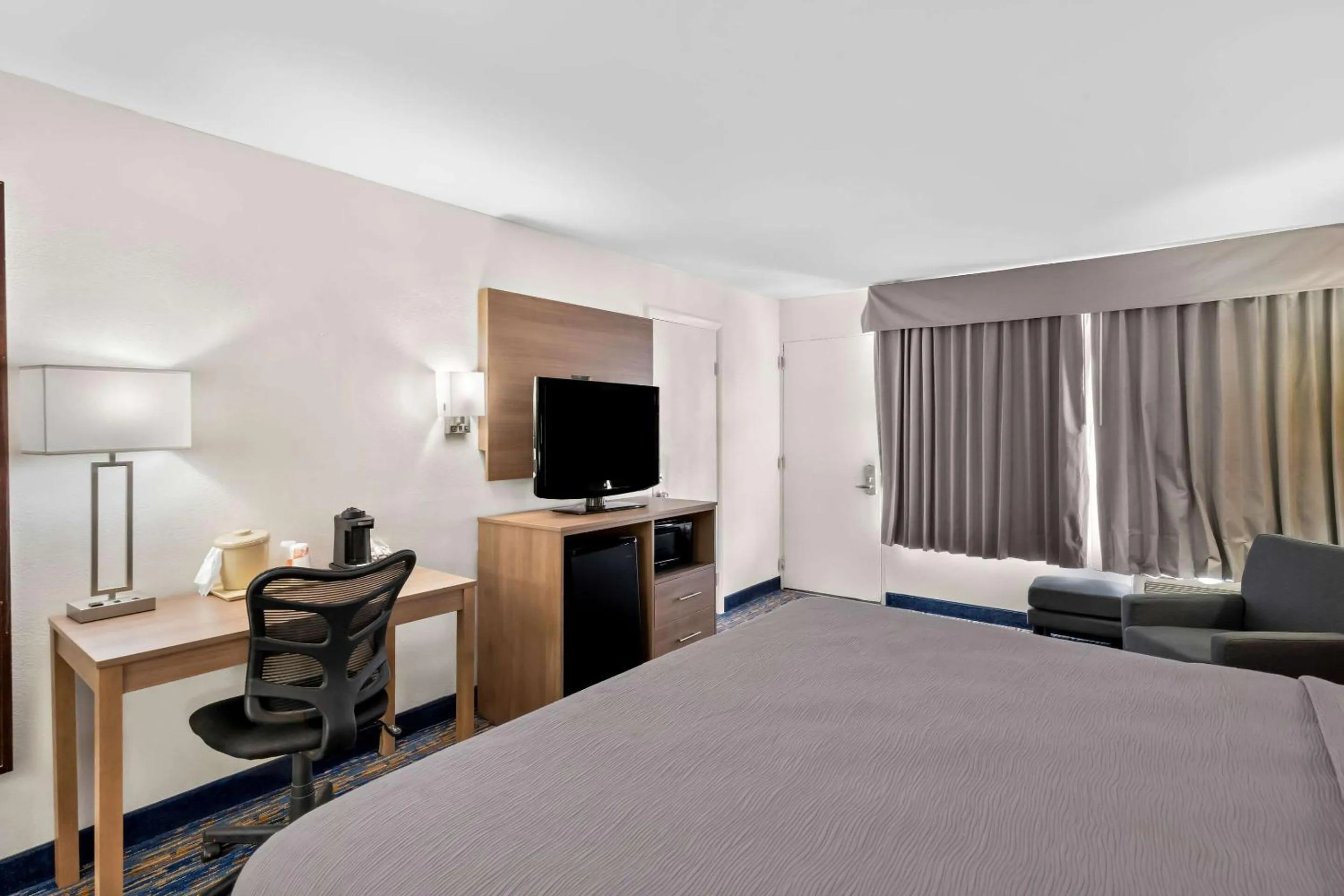 Bedroom, Bed in Quality Inn