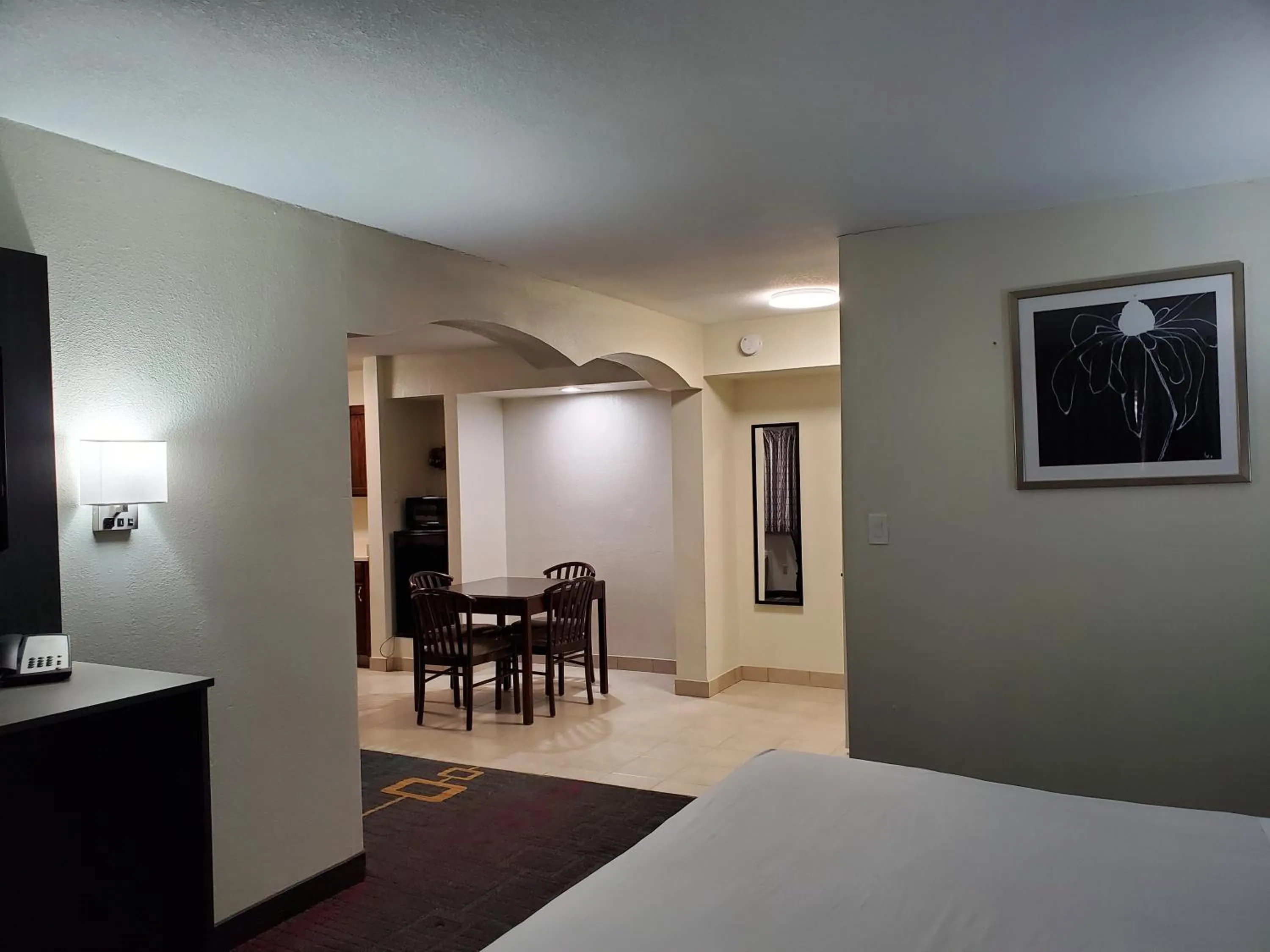 Bed in Days Inn by Wyndham Lawton