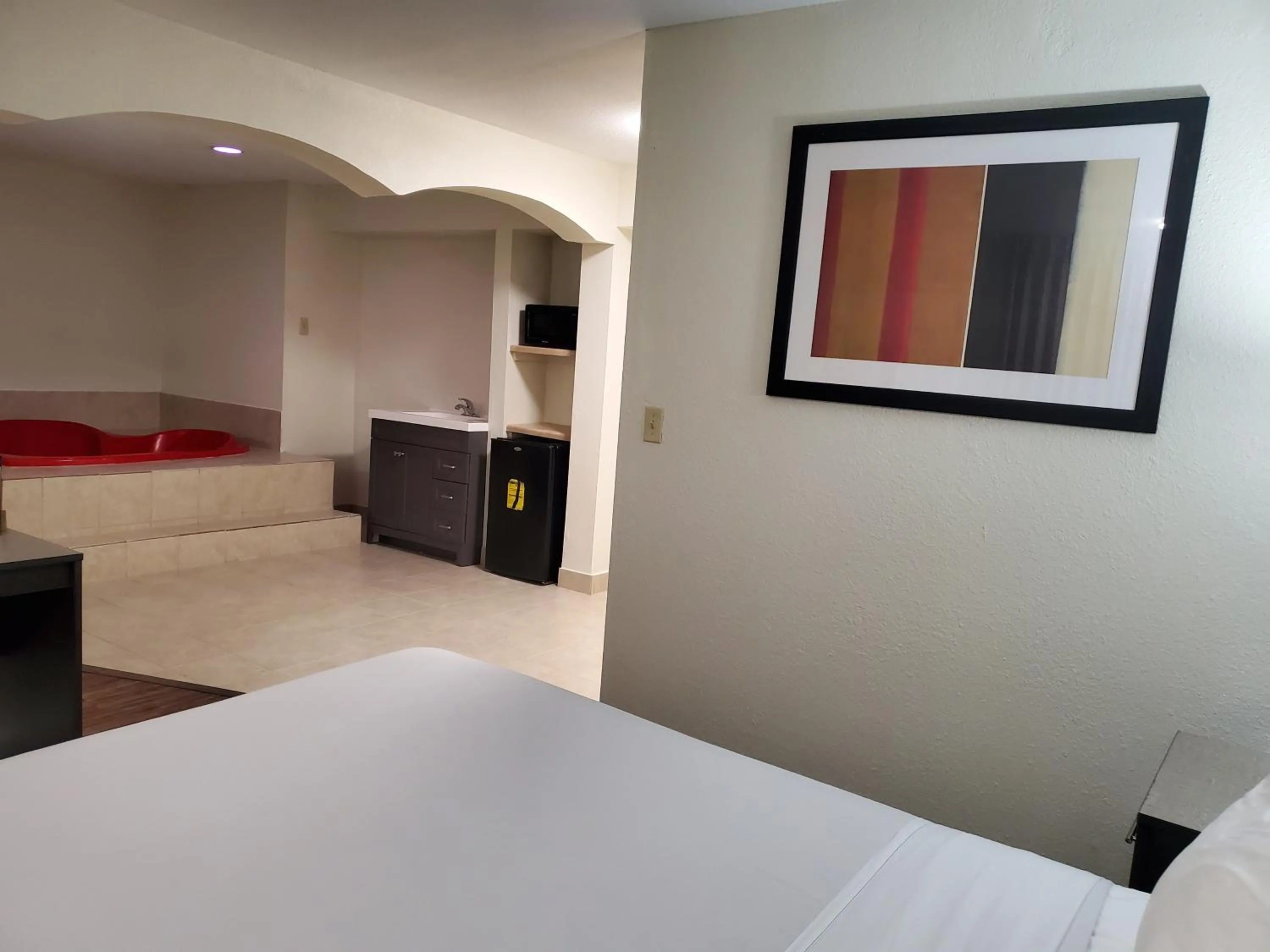 Bed in Days Inn by Wyndham Lawton