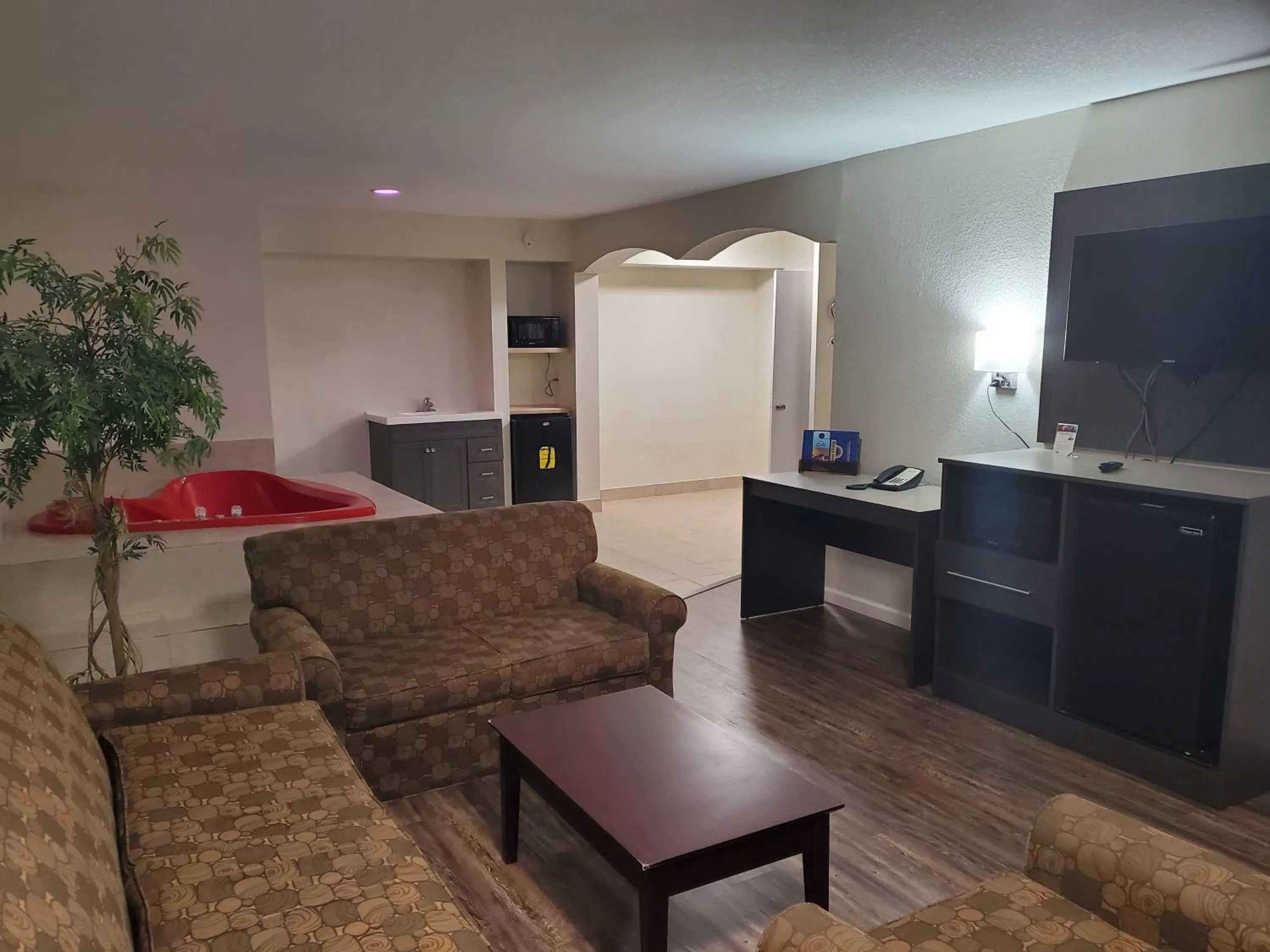 Days Inn by Wyndham Lawton