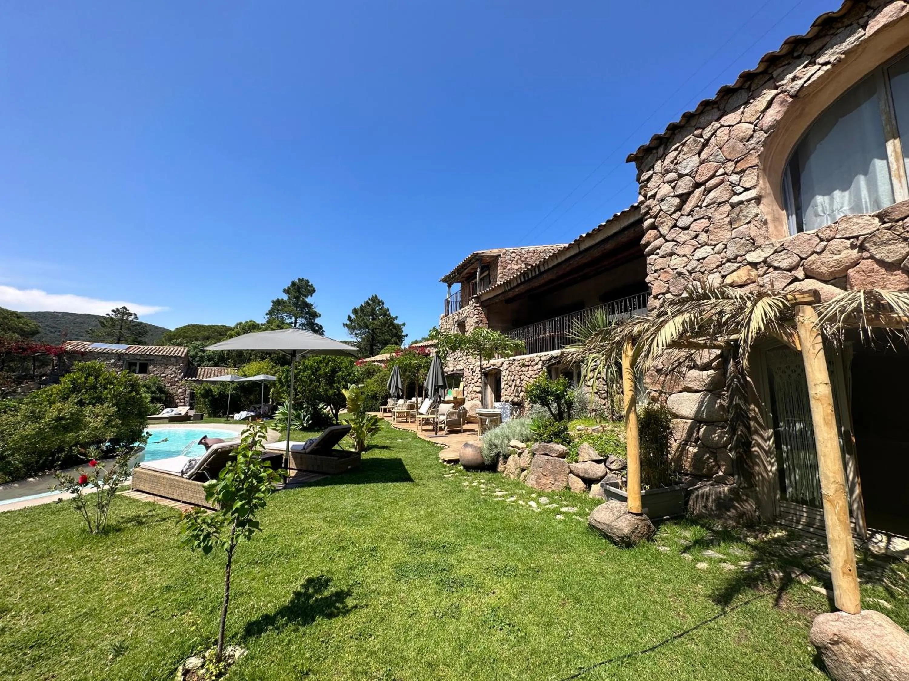 Property building in Hôtel Ambassador Palombaggia