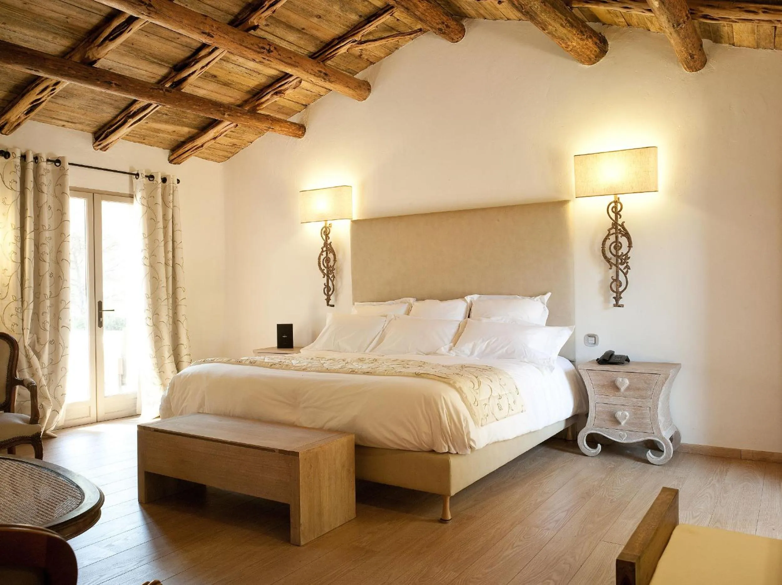 Bedroom, Bed in Hôtel Ambassador Palombaggia