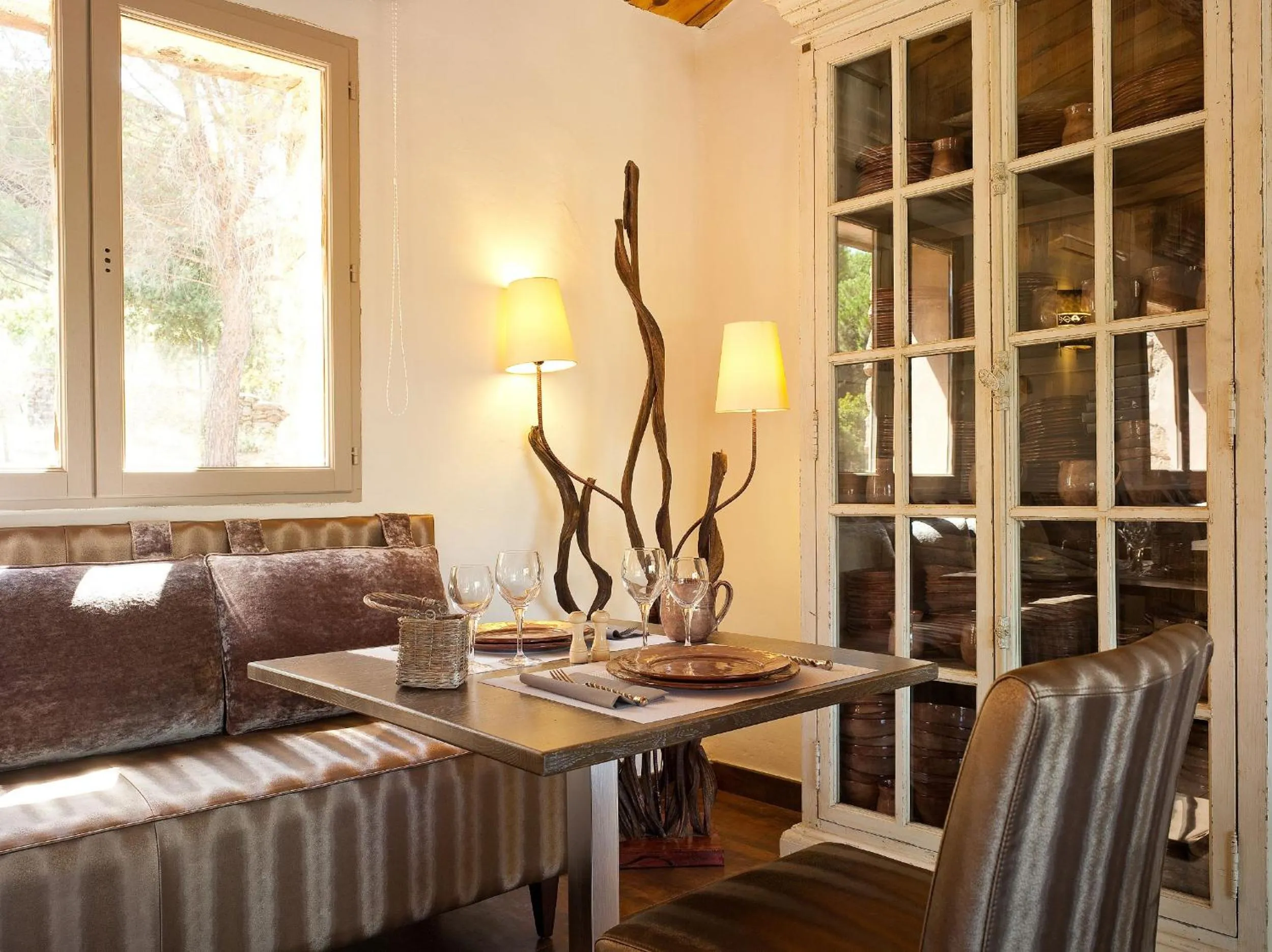 Restaurant/places to eat in Hôtel Ambassador Palombaggia