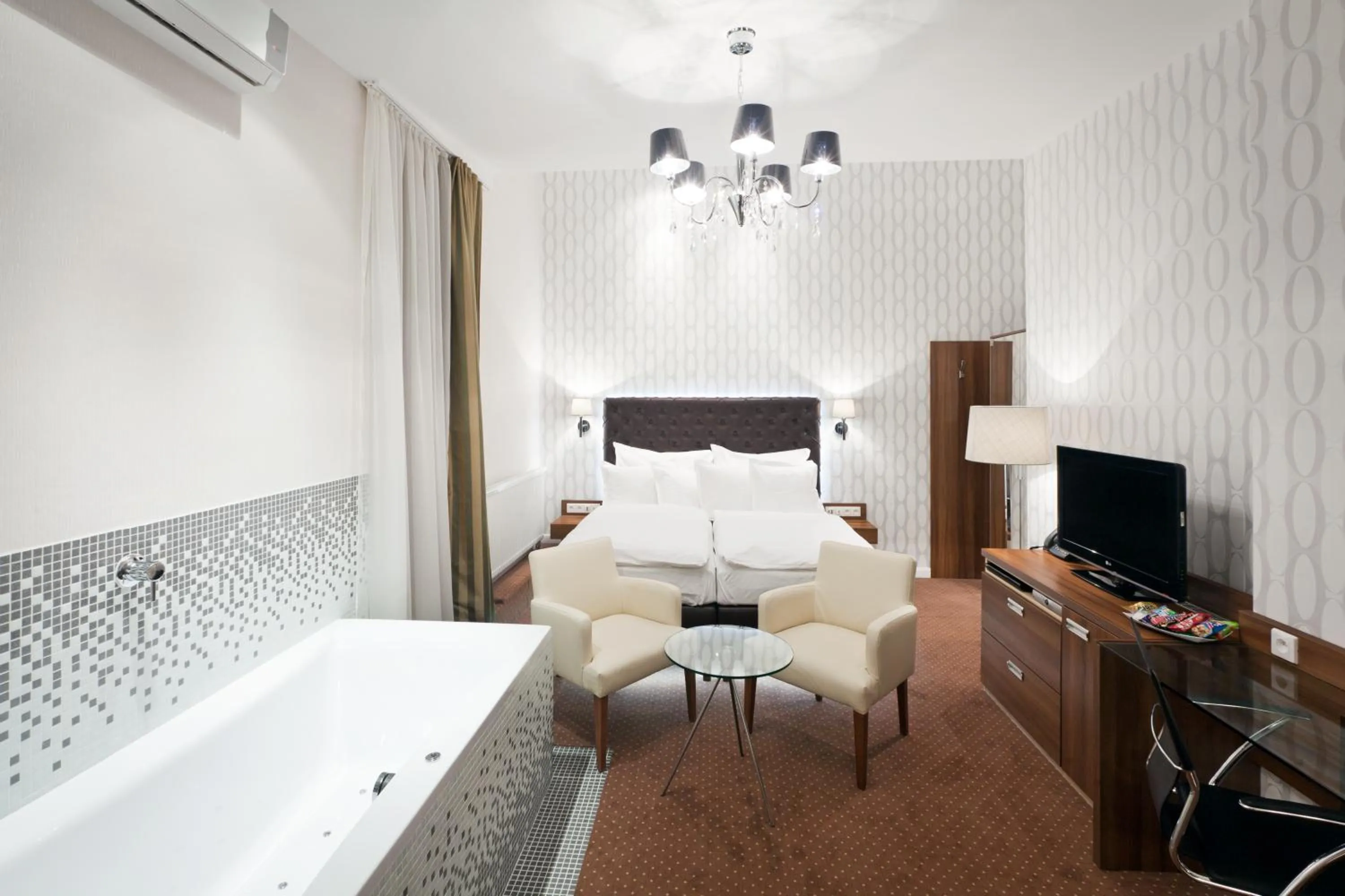 Photo of the whole room, Bed in Pytloun City Boutique Self Check-in Hotel