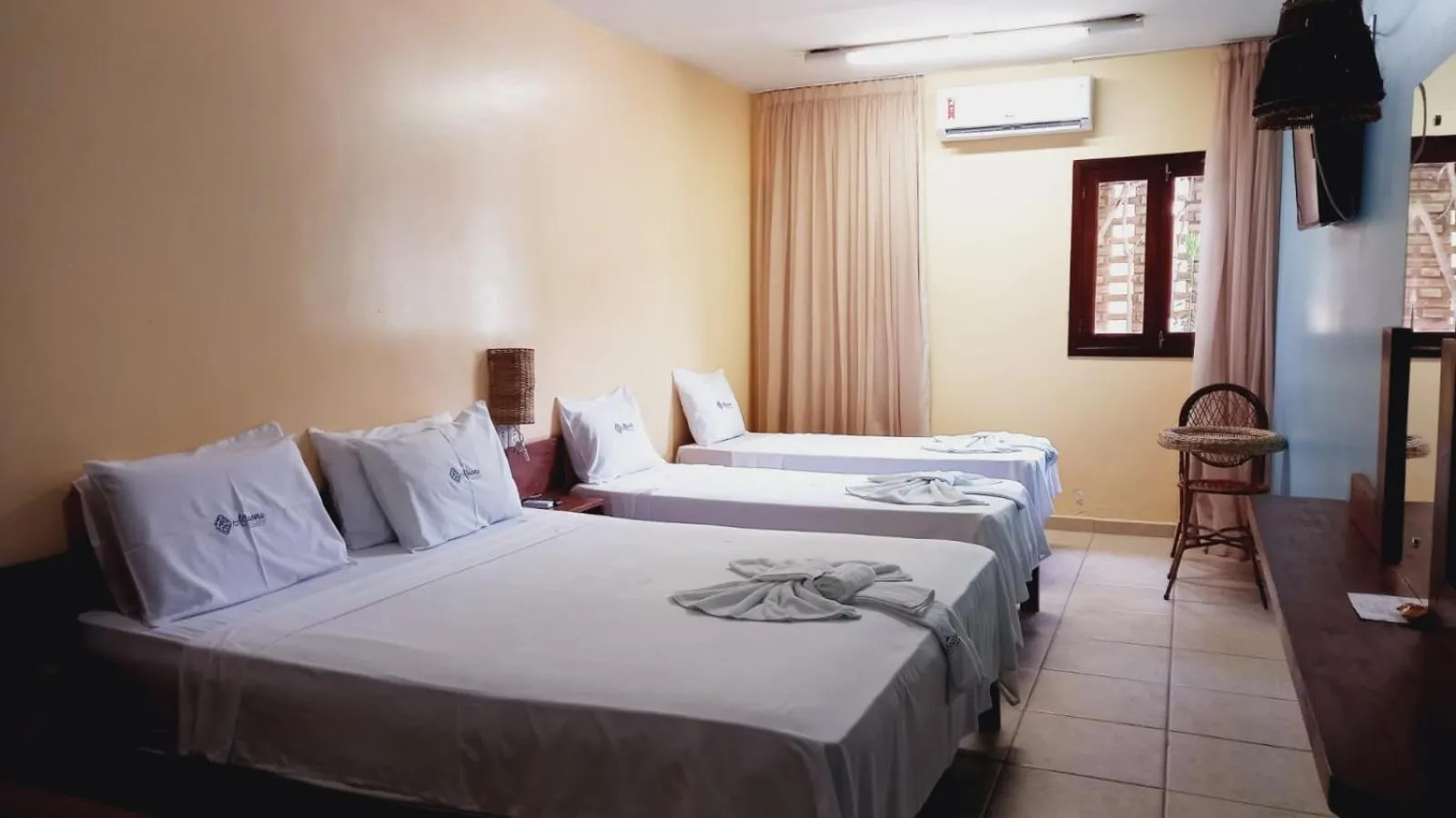 Bedroom, Bed in Albacora Praia Hotel