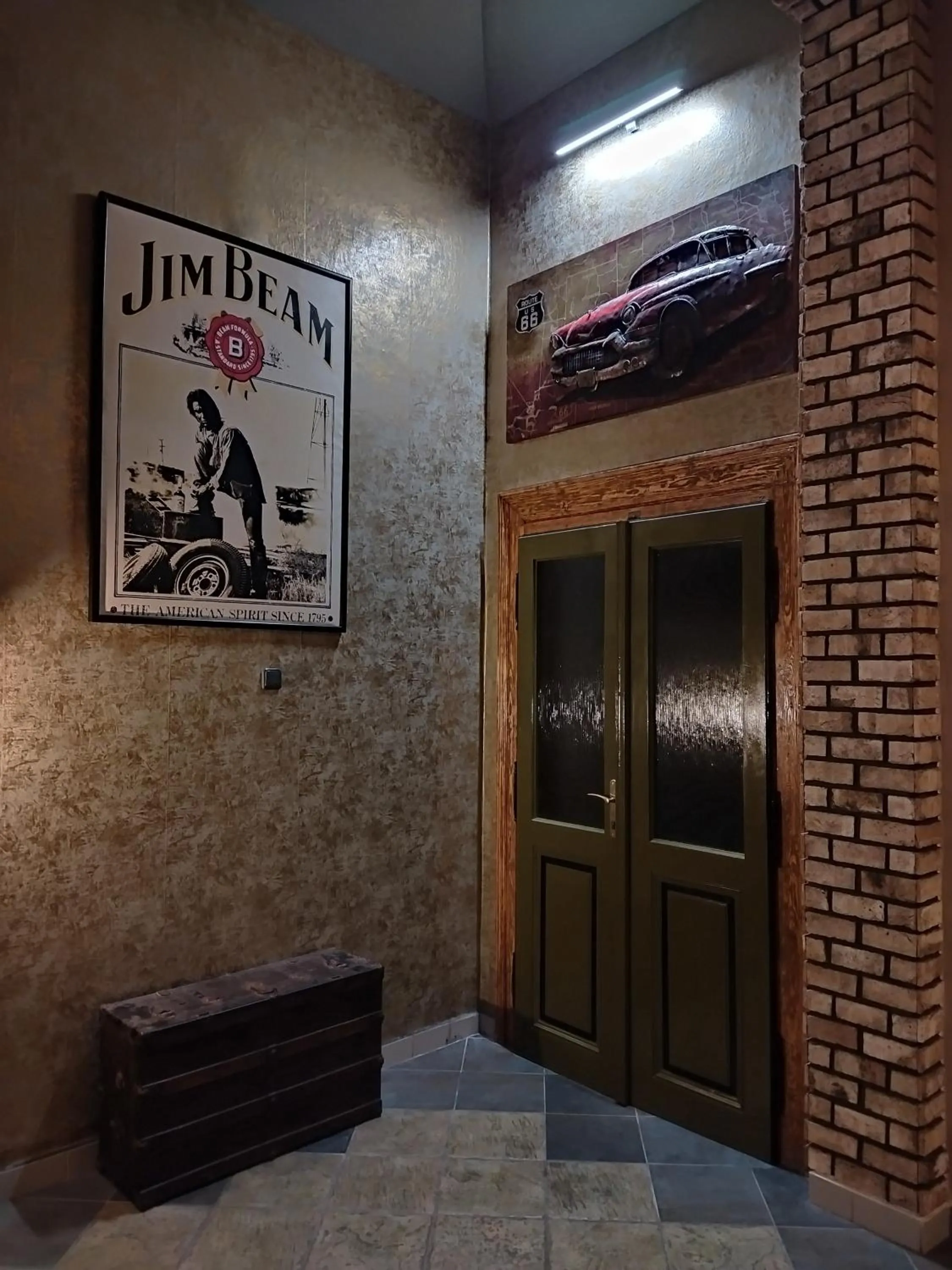 Decorative detail in Hotel Cade