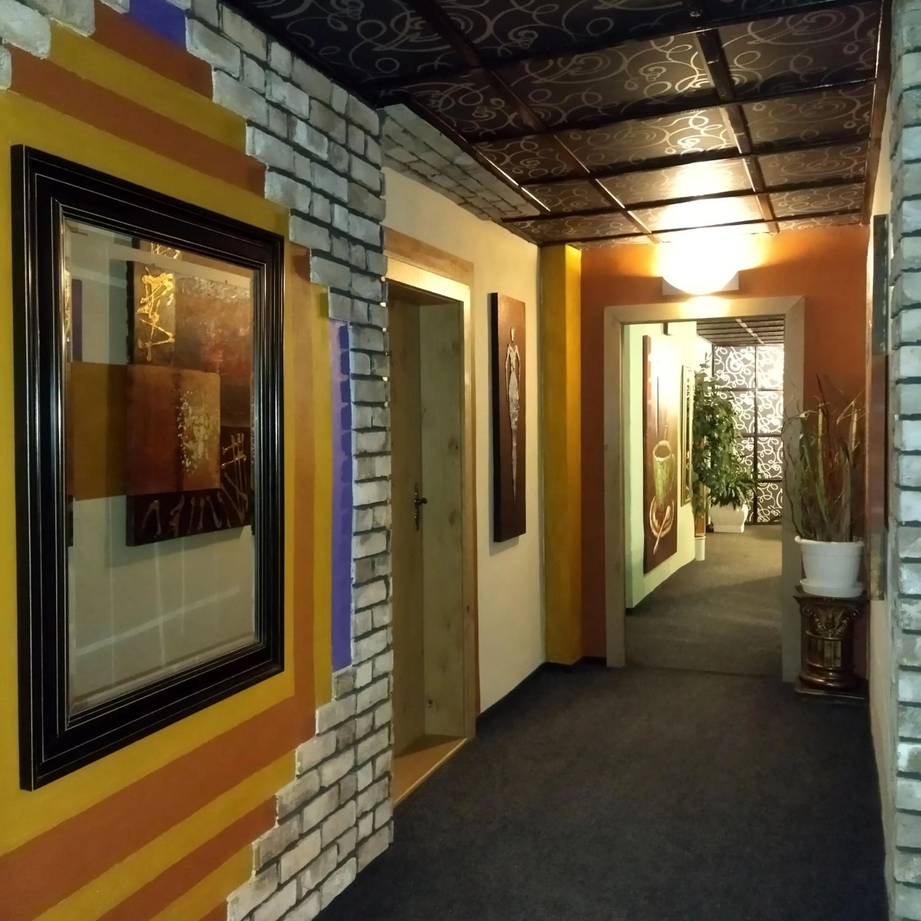 Decorative detail in Hotel Cade