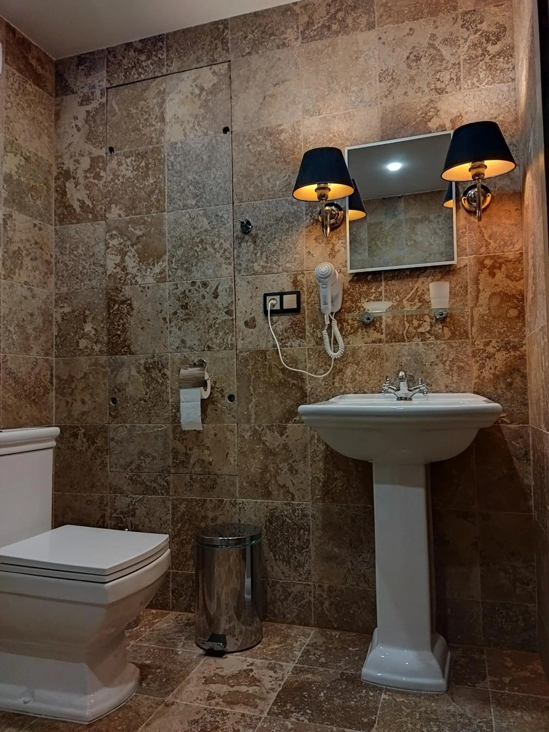 Bathroom in Hotel Cade