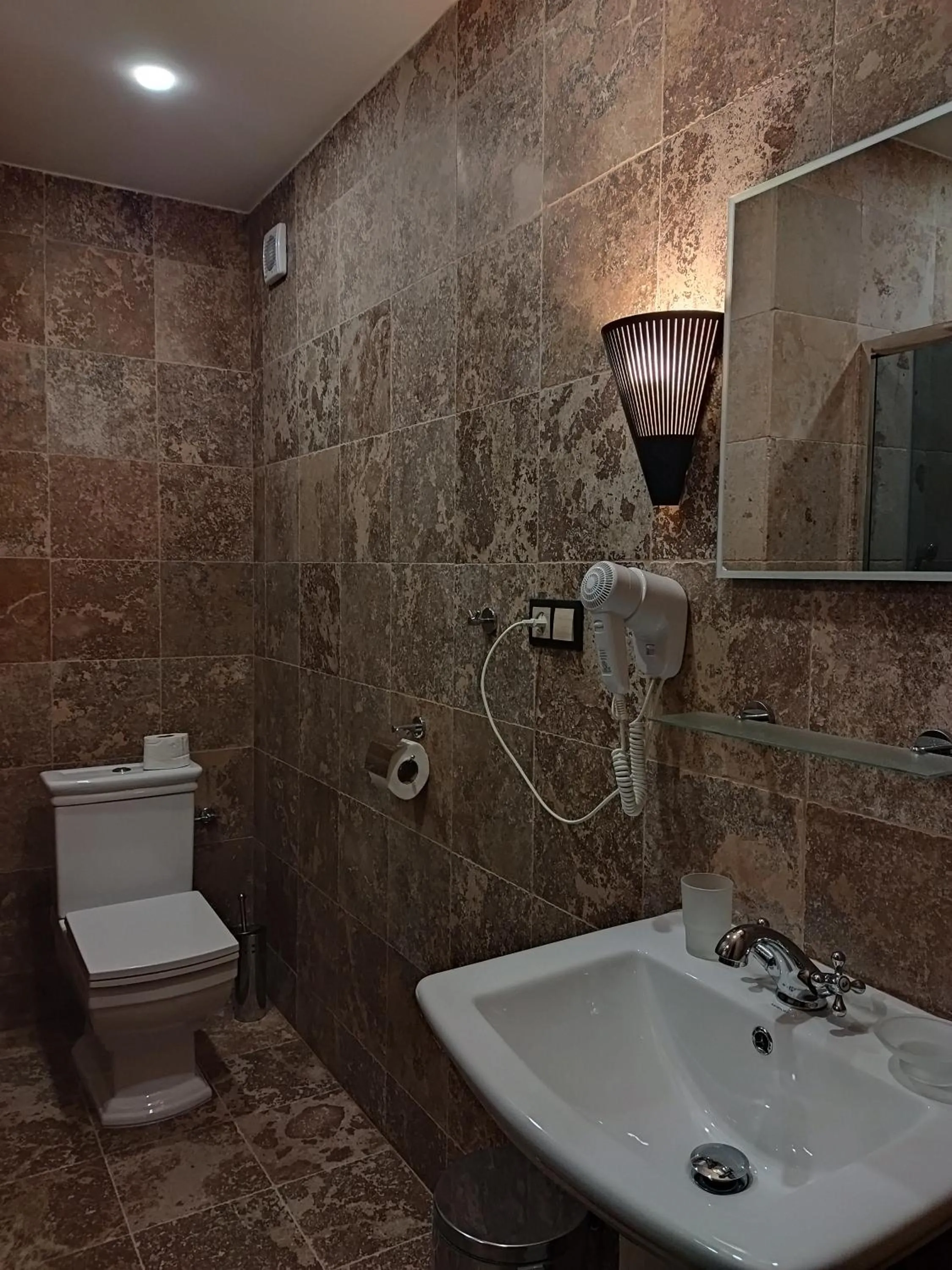 Bathroom in Hotel Cade