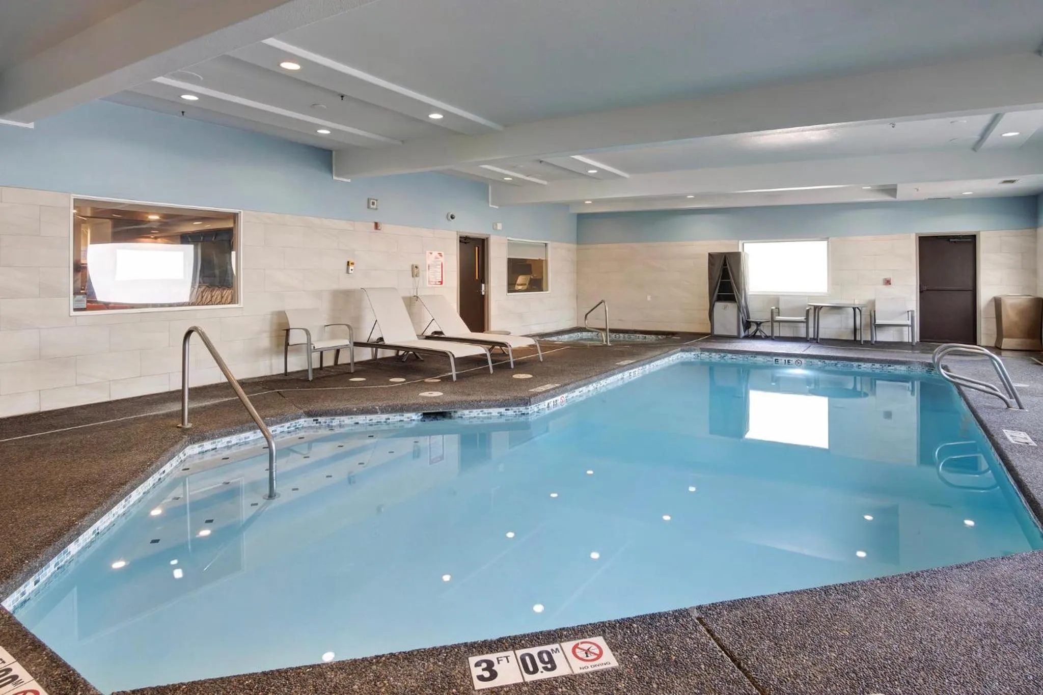 Swimming pool in Holiday Inn Express Portland East - Columbia Gorge by IHG