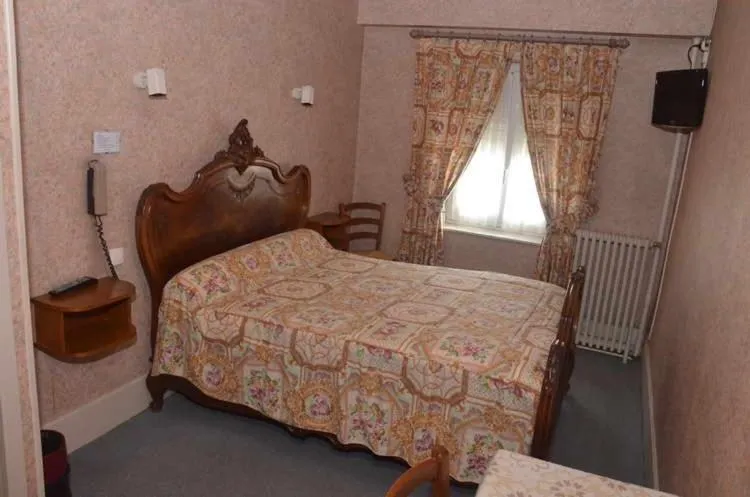 Bed in Hotel du Commerce