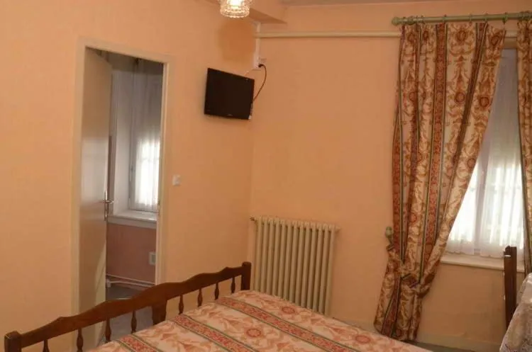 Bed in Hotel du Commerce