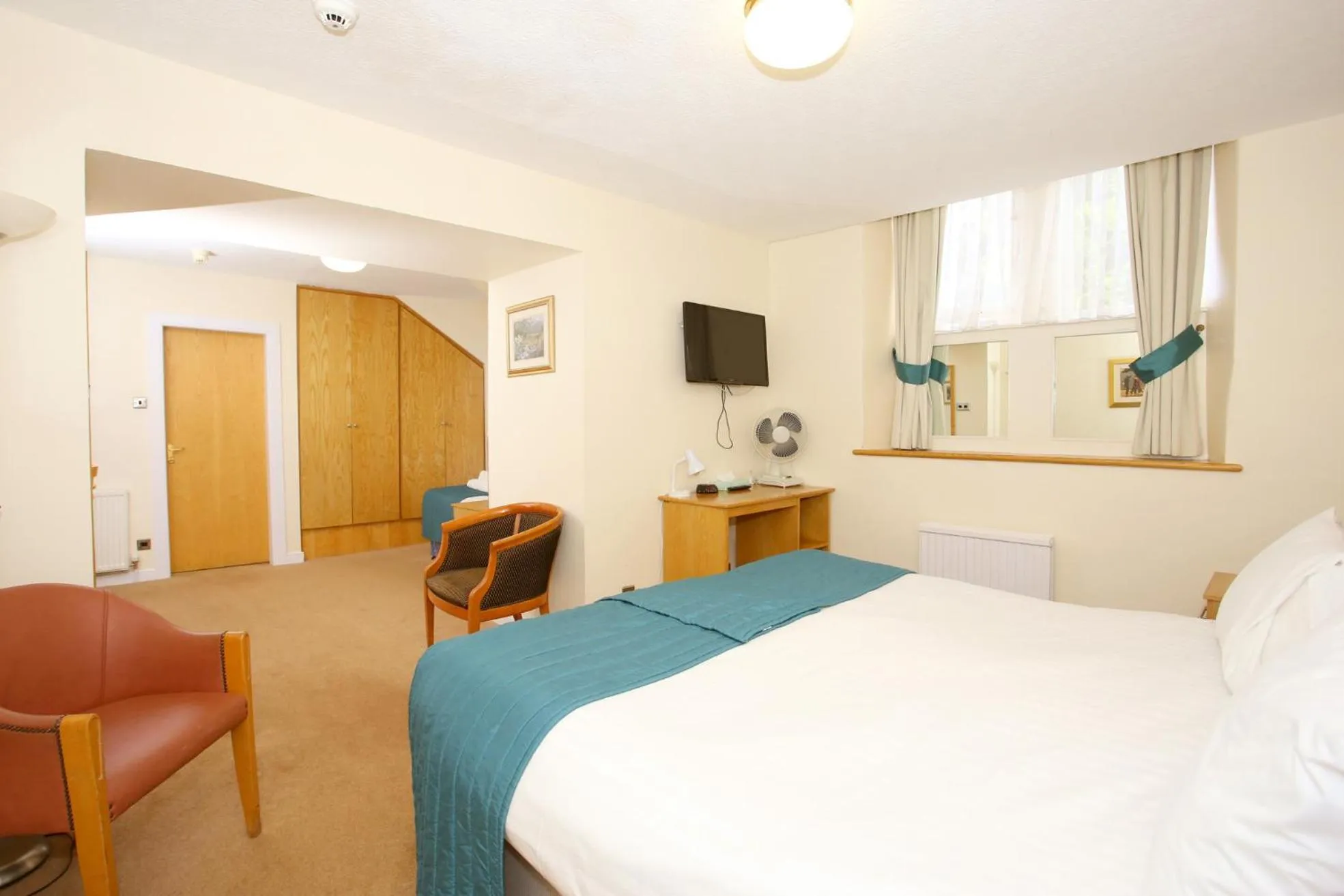 Bed in Woodlands Hotel, BW Signature Collection