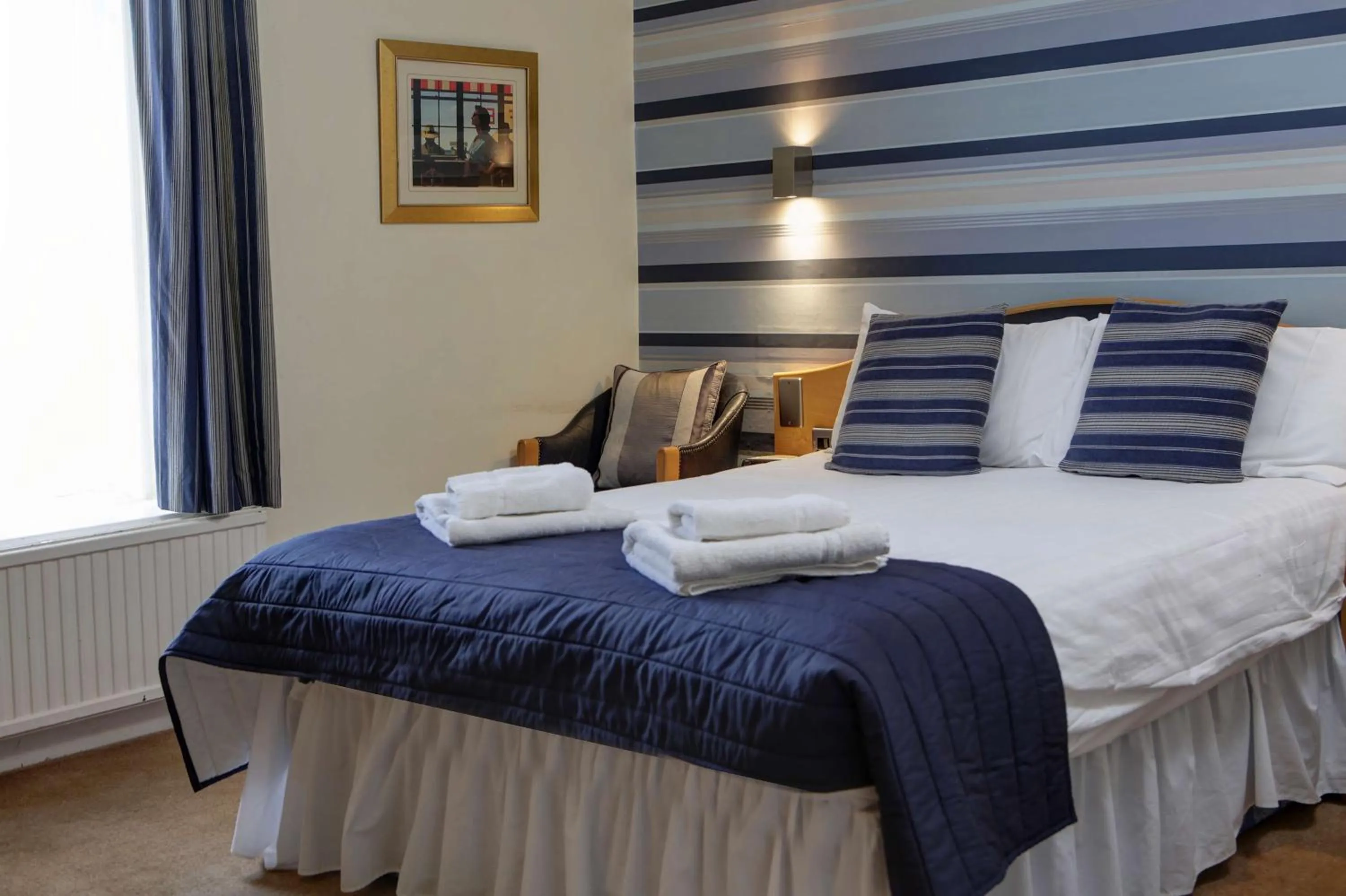 Photo of the whole room, Bed in Woodlands Hotel, BW Signature Collection