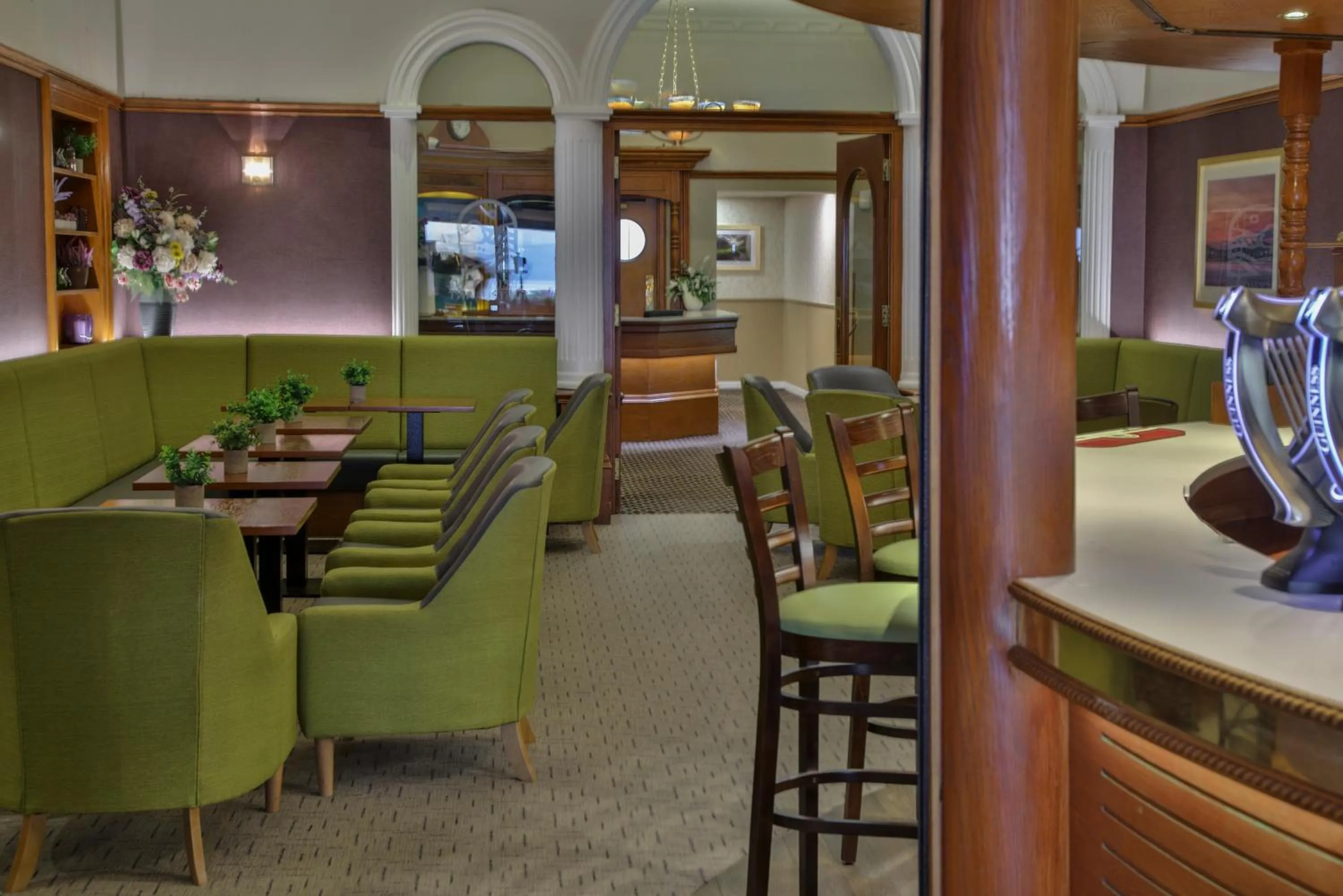 Lounge or bar in Invercarse Hotel Dundee, BW Signature Collection