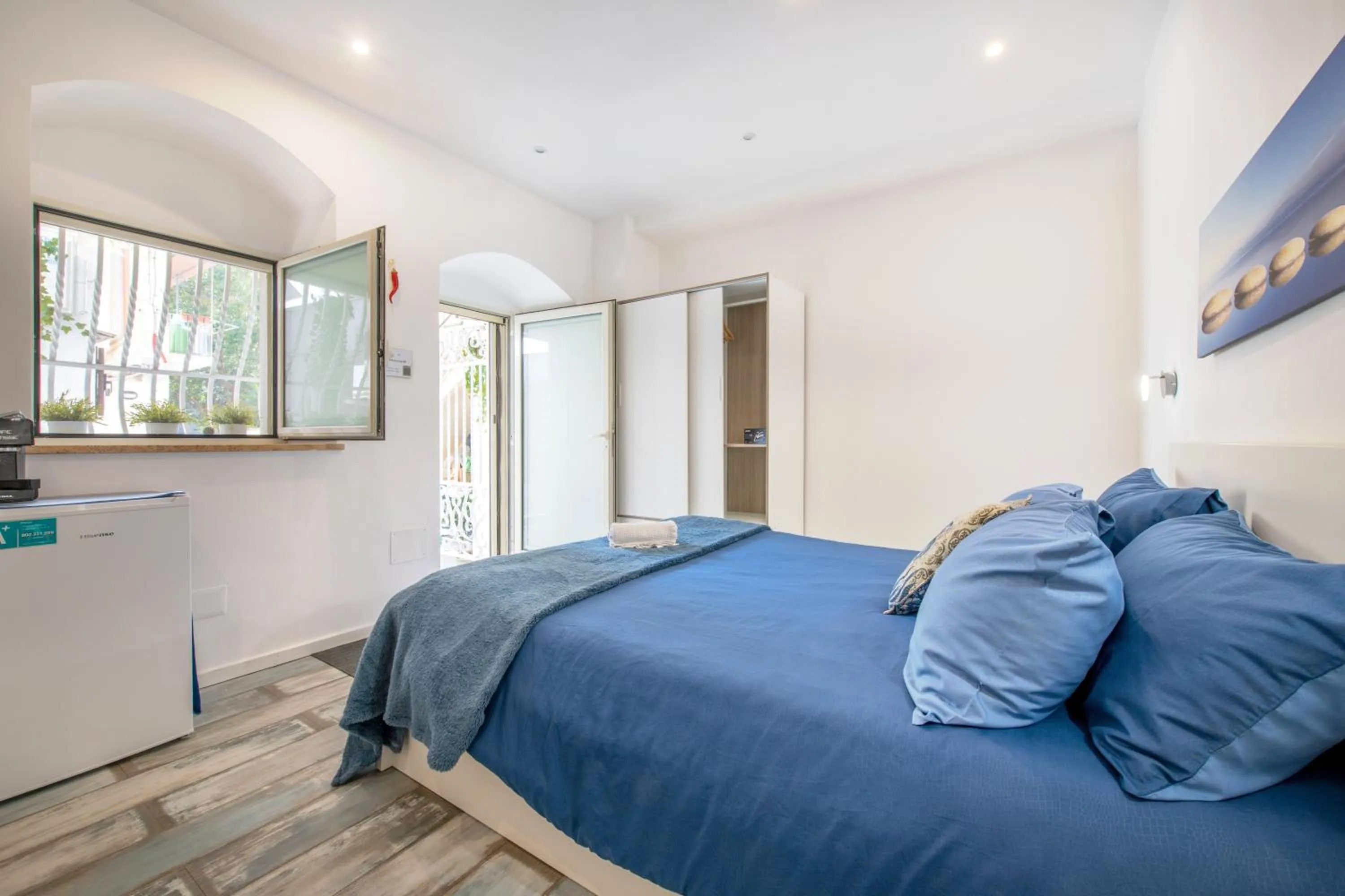 Photo of the whole room, Bed in Il Ciottolo Sorrento