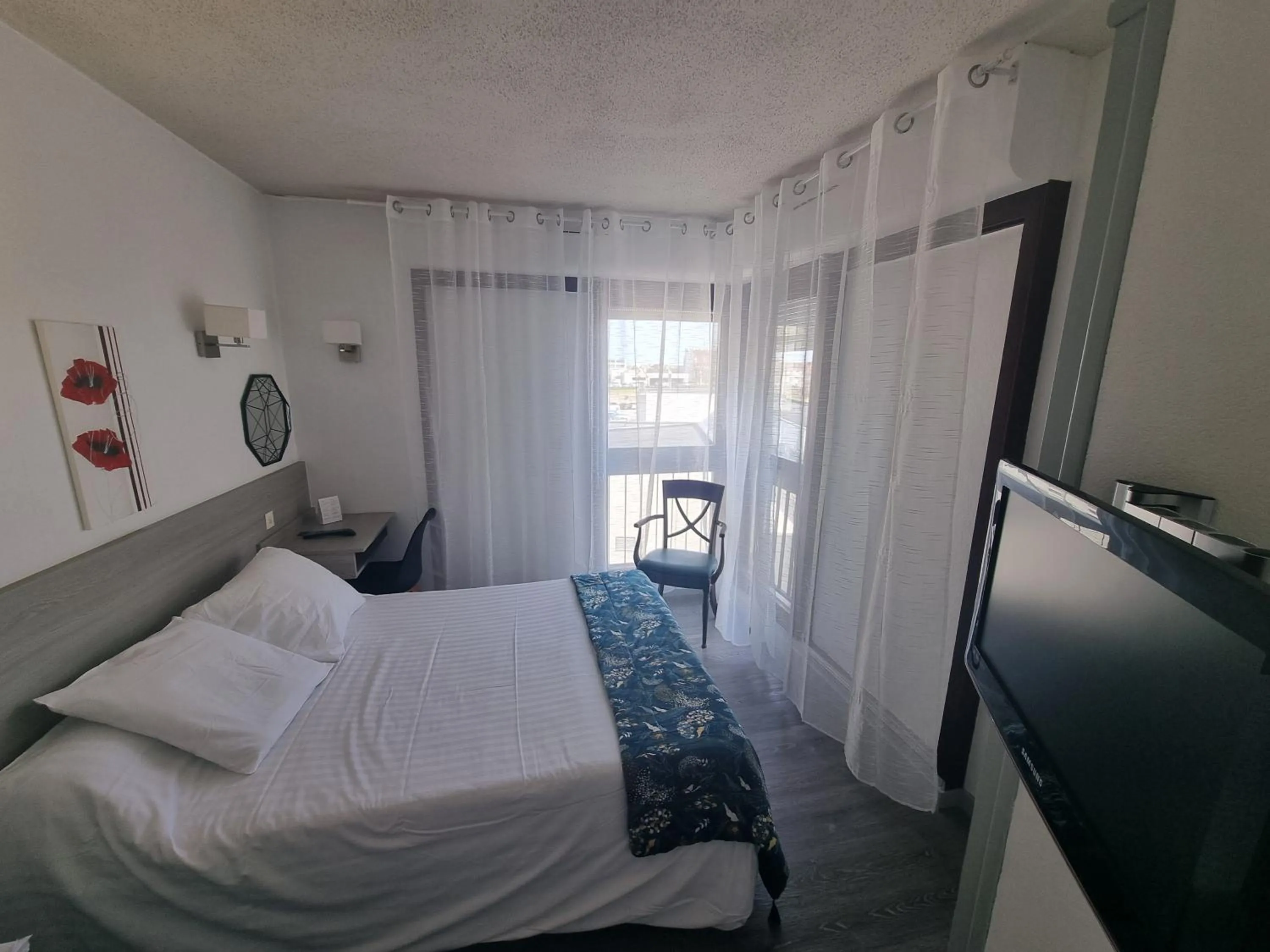 Bedroom, Bed in Hôtel le Vascon