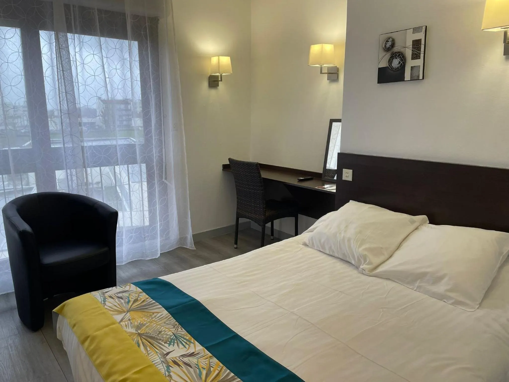 Bedroom, Bed in Hôtel le Vascon