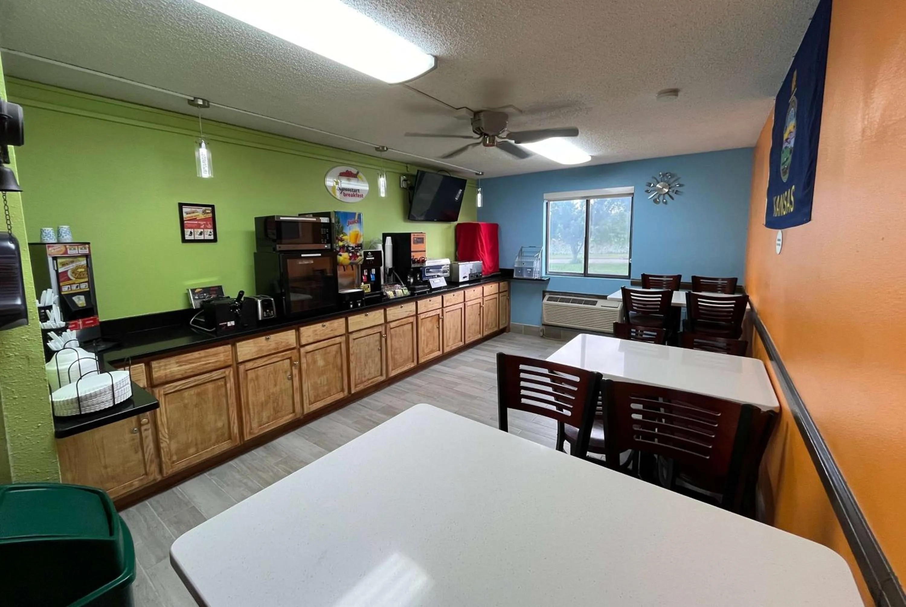 Breakfast in Super 8 by Wyndham Emporia