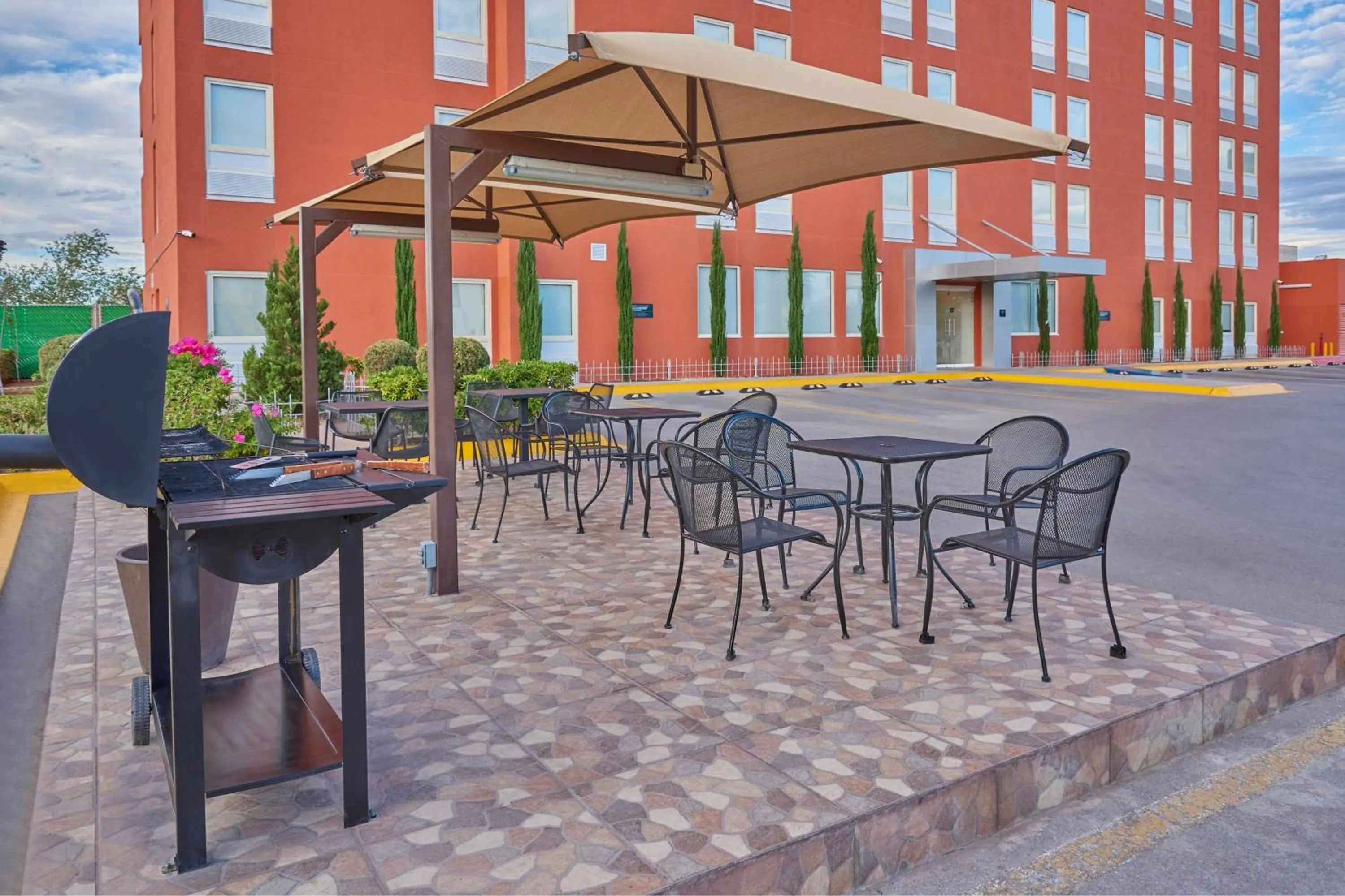 Property building in City Express Junior by Marriott Juarez Consulado