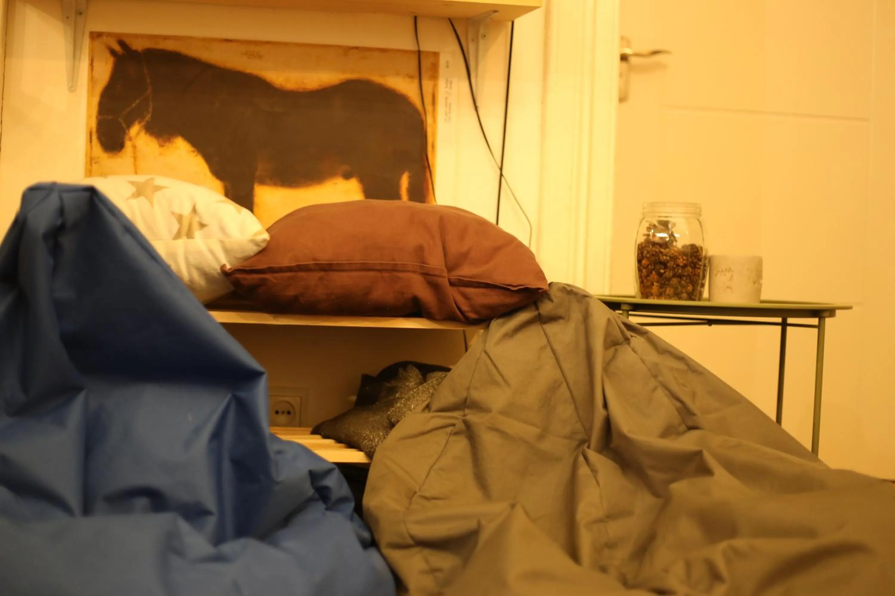 Communal lounge/ TV room, Bed in Moosica Hostel