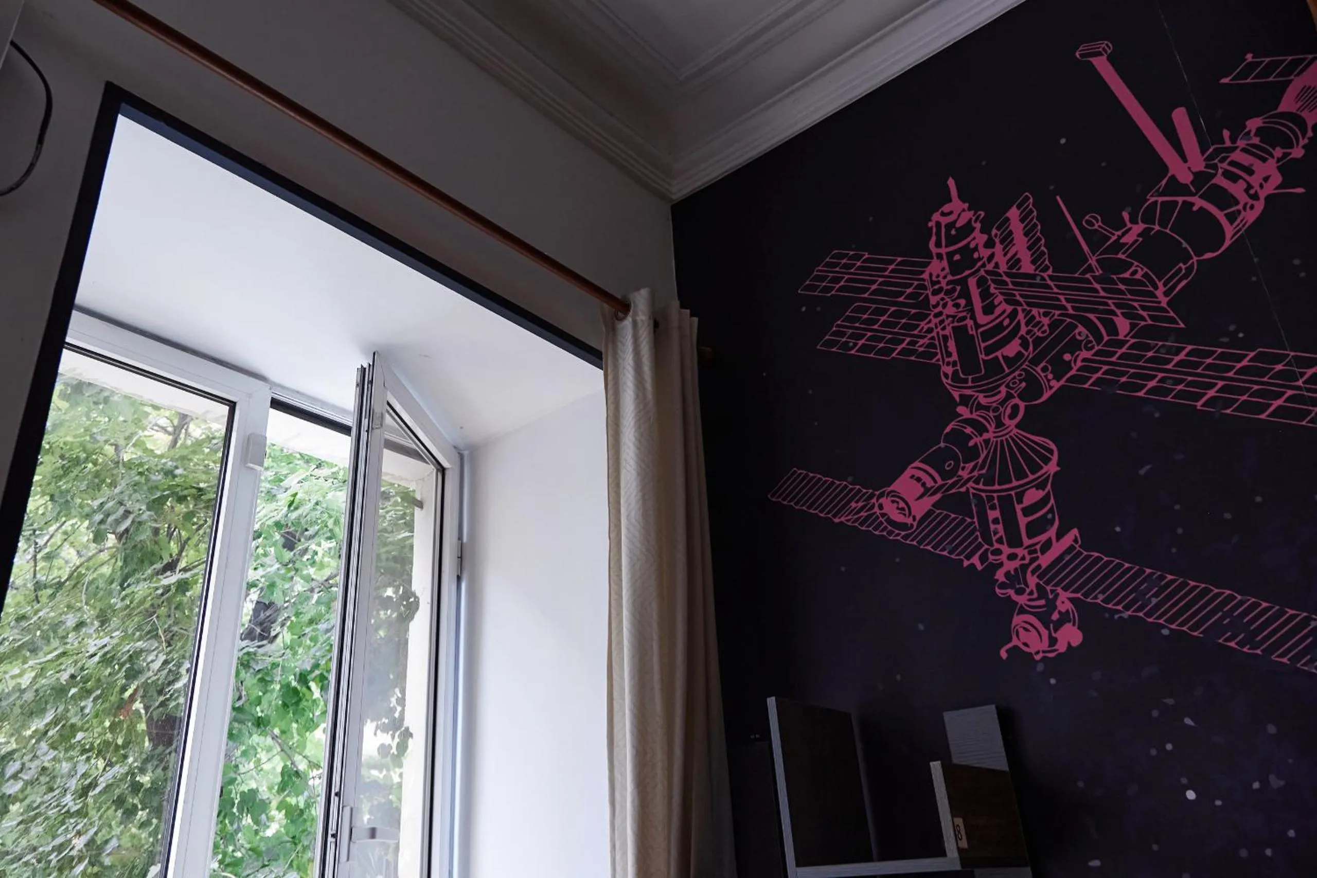 Quiet street view in Moosica Hostel