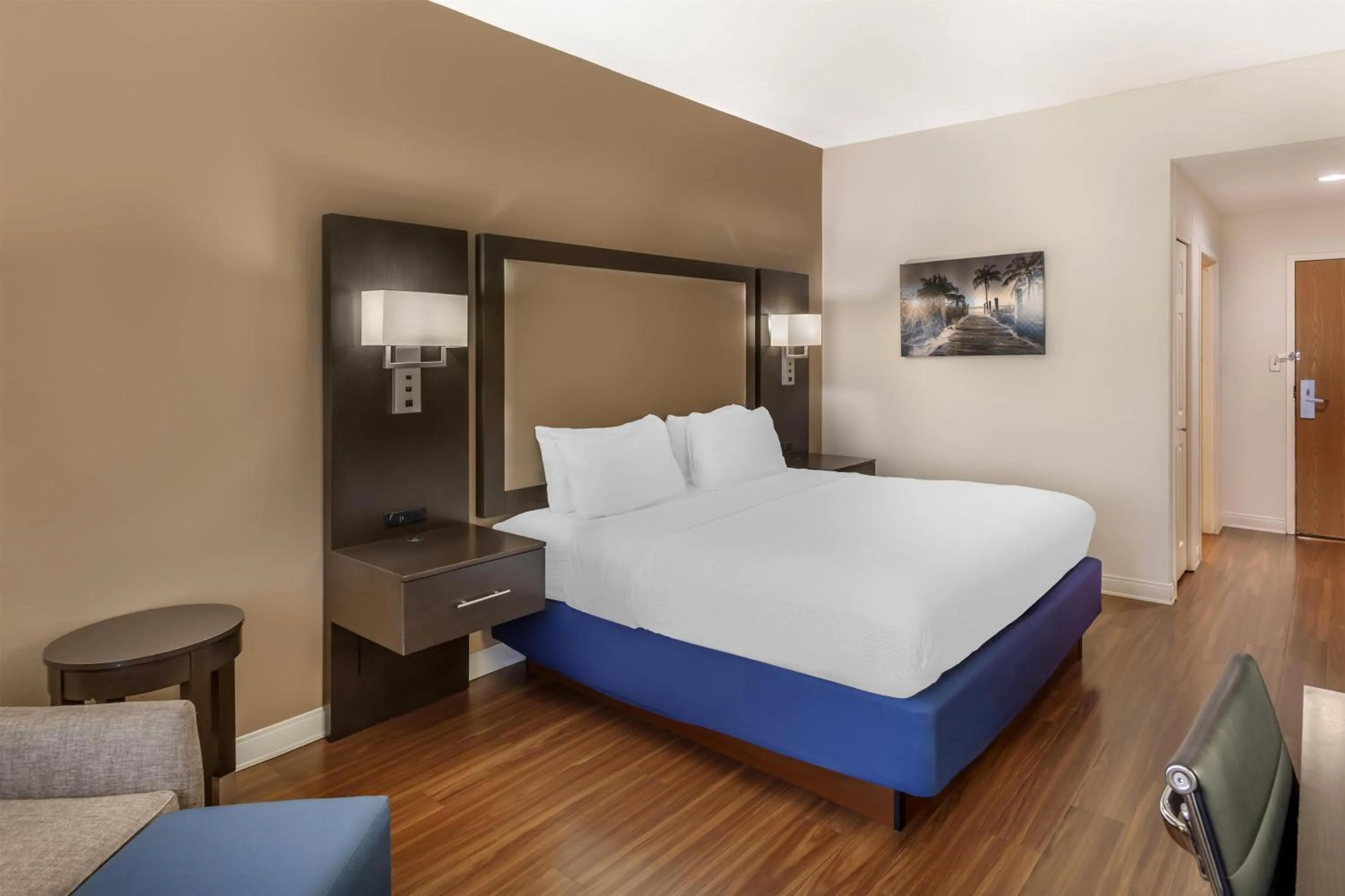 Bedroom, Bed in Best Western Plus Madison