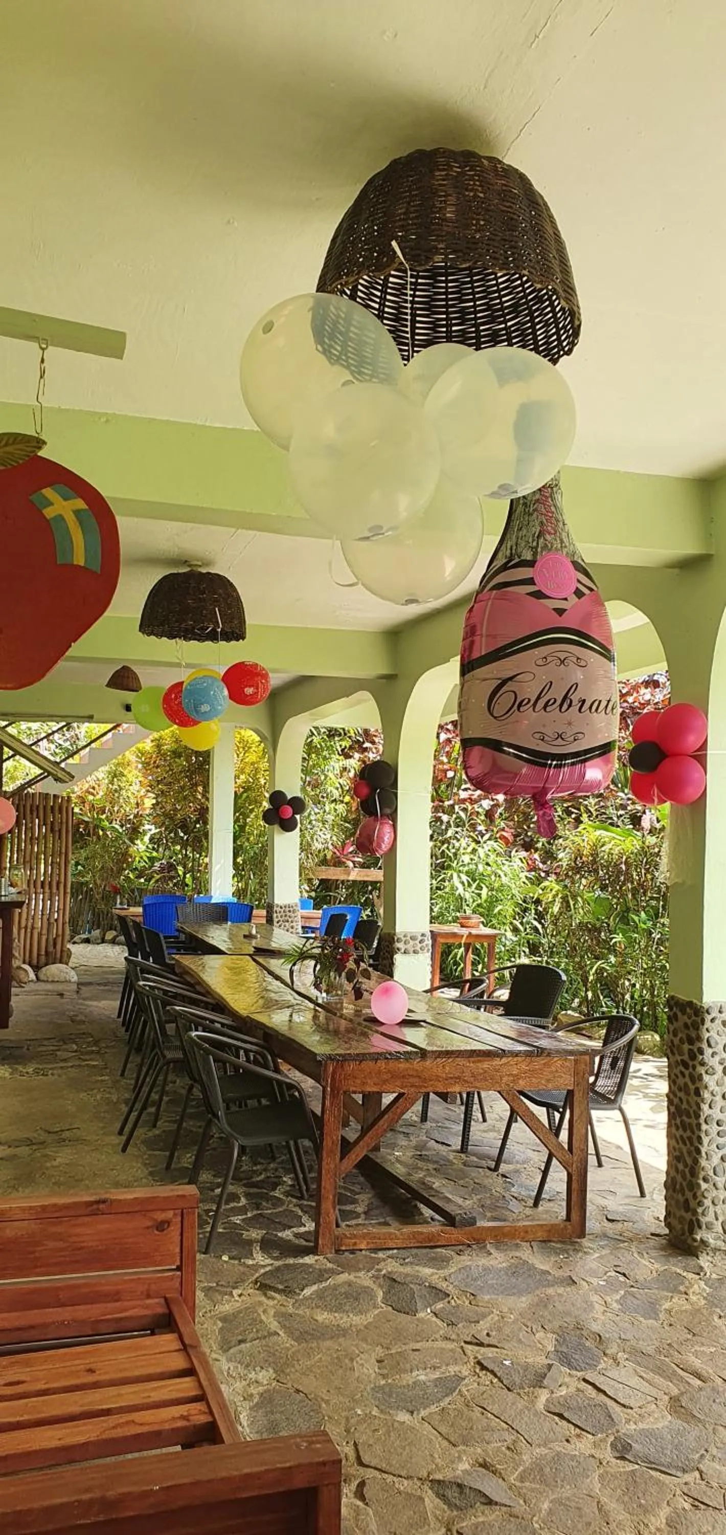 Restaurant/places to eat in Hibiscus Valley Inn