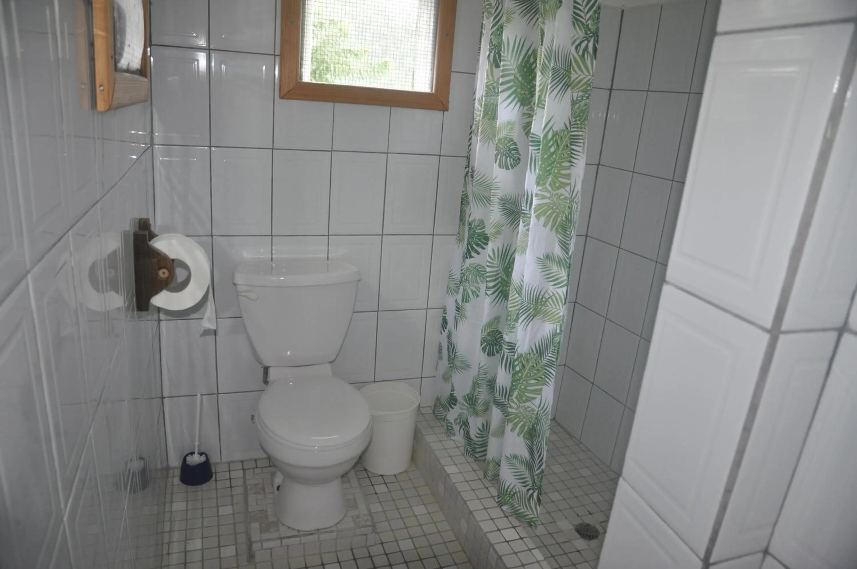 Bathroom in Hibiscus Valley Inn