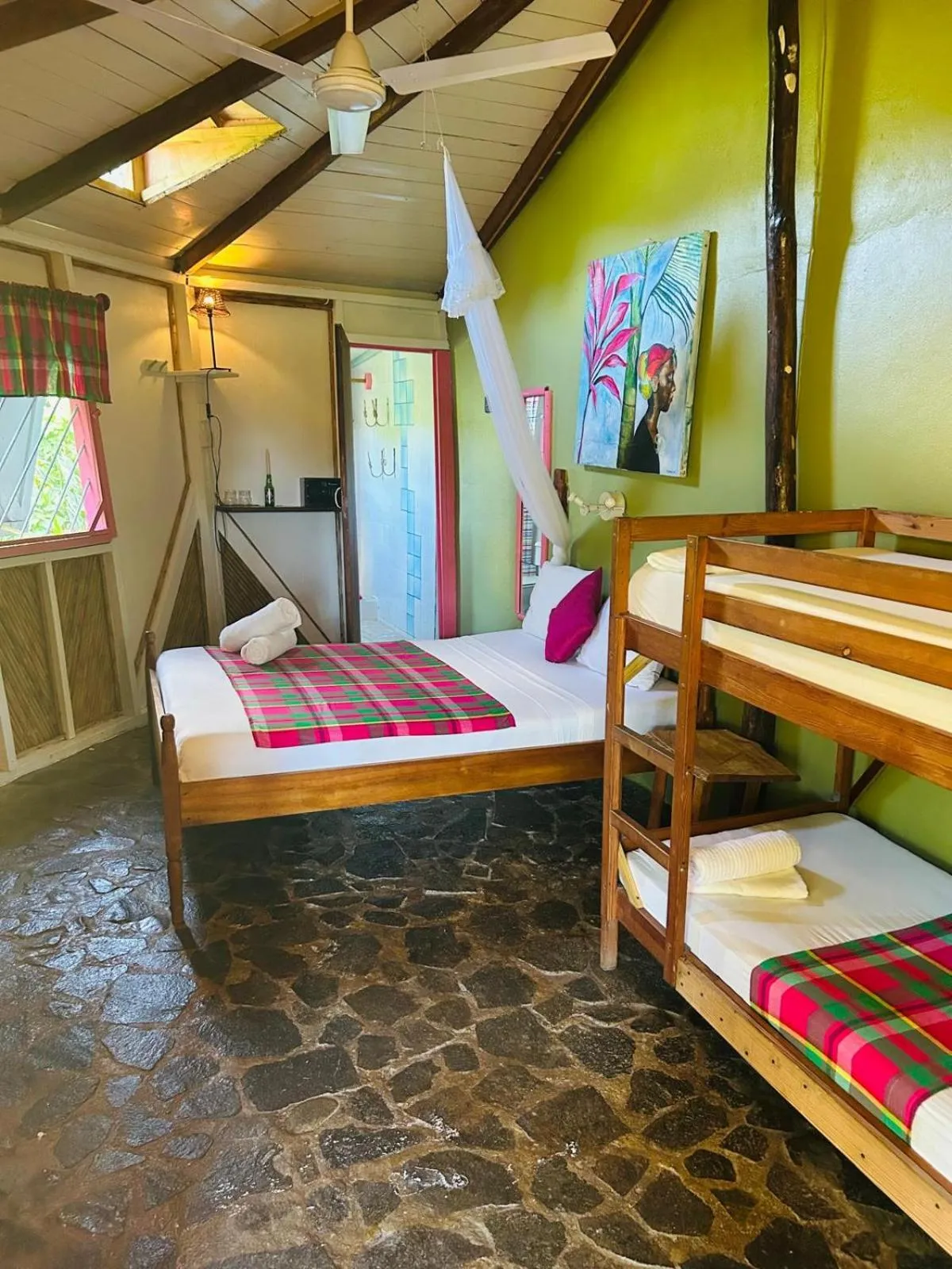 Bed in Hibiscus Valley Inn