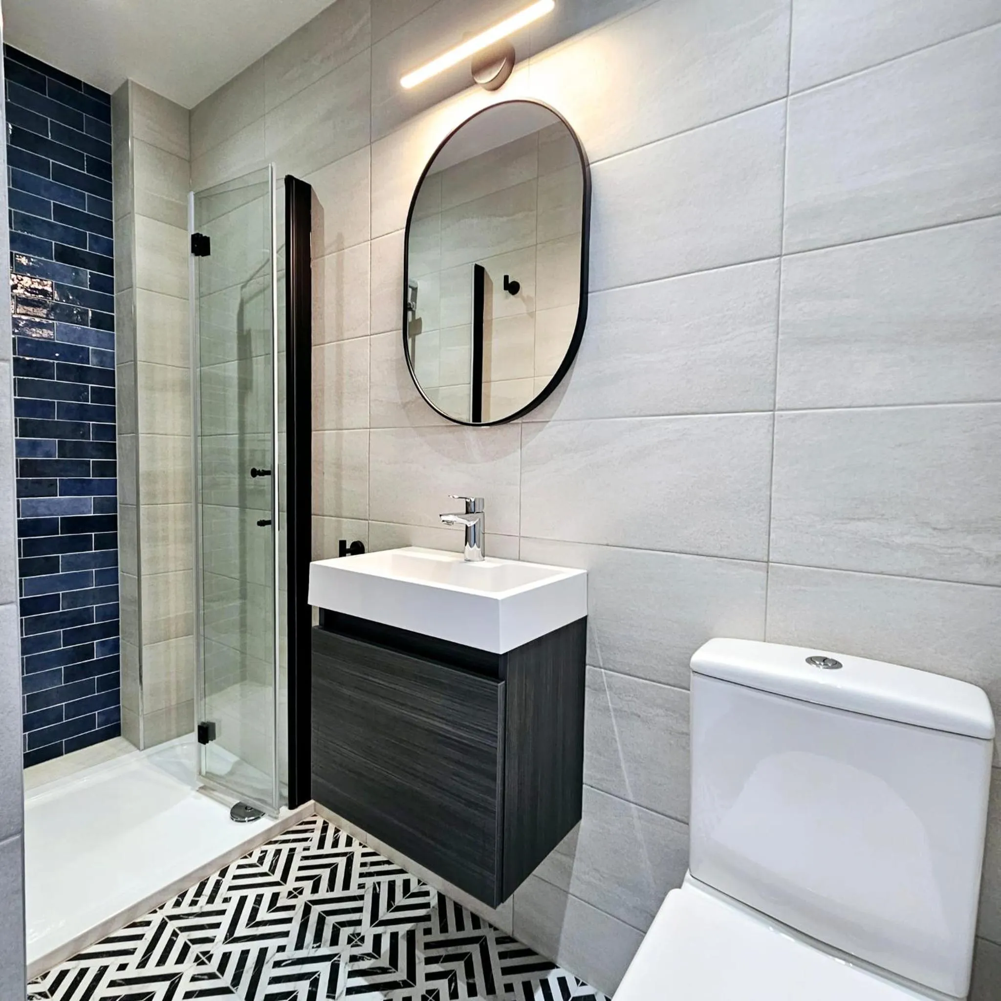 Bathroom in Mentone Hotel