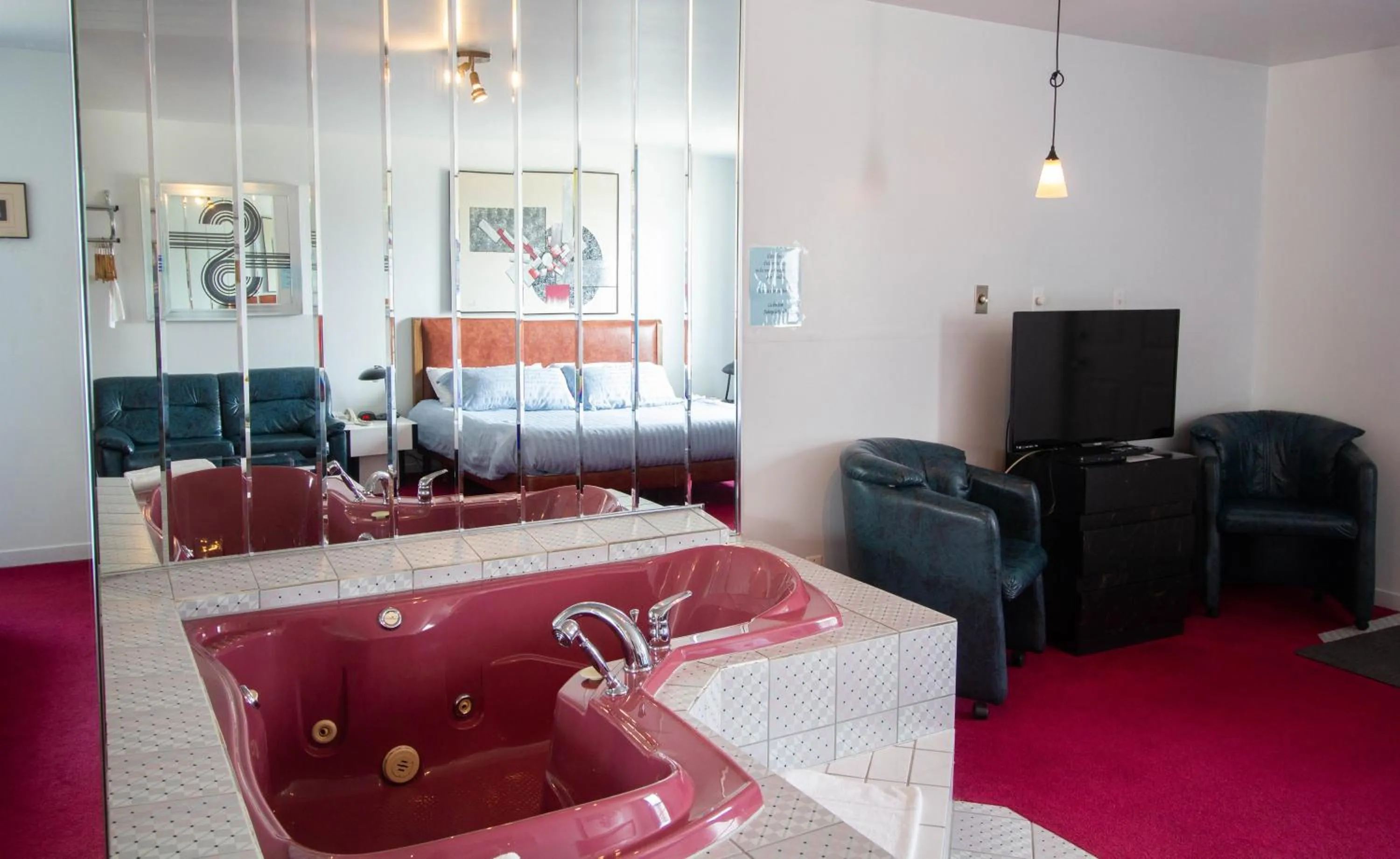 Bedroom, Bed in Auberge La Rocaille