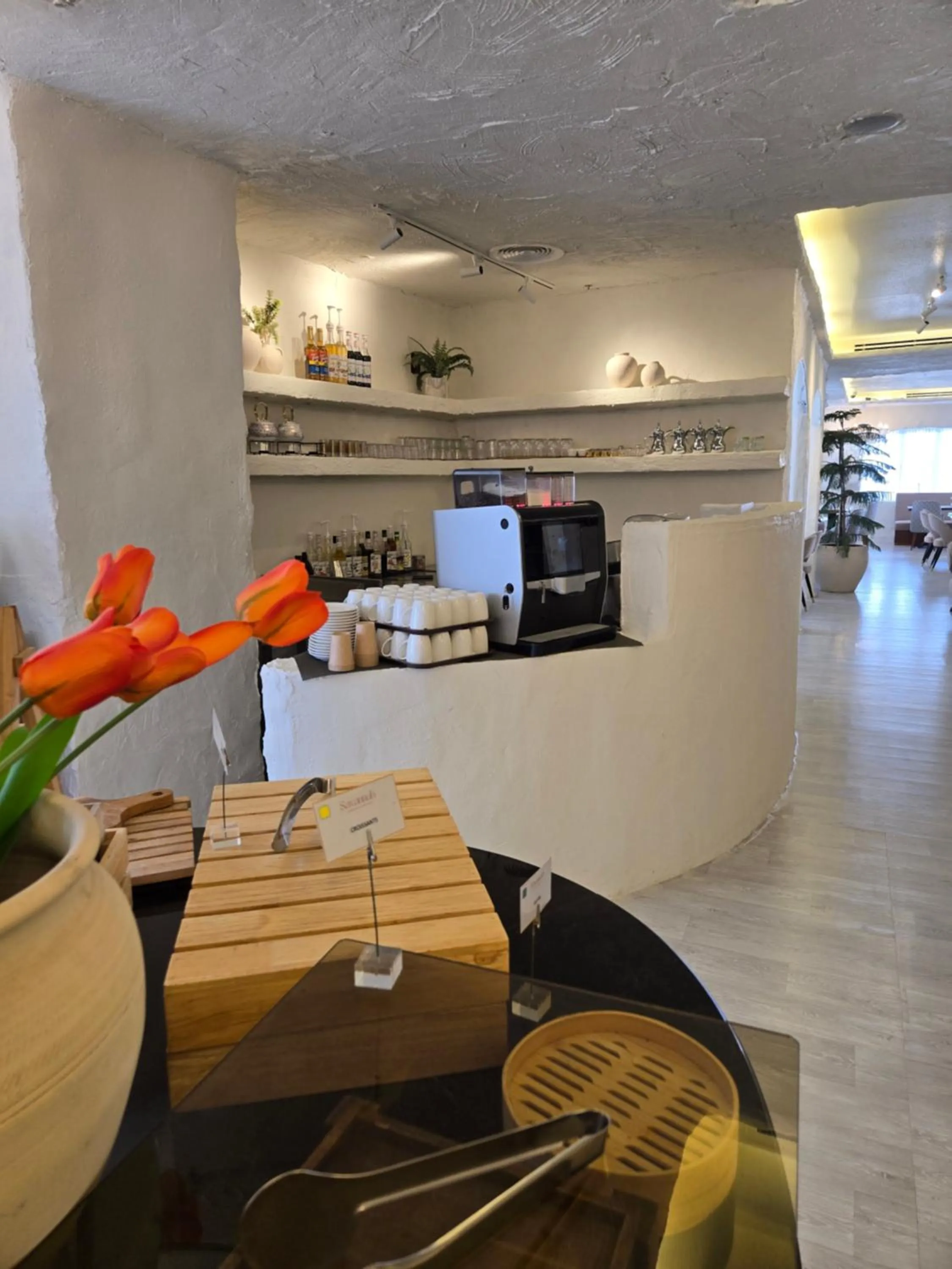 Restaurant/places to eat in Fraser Suites Muscat