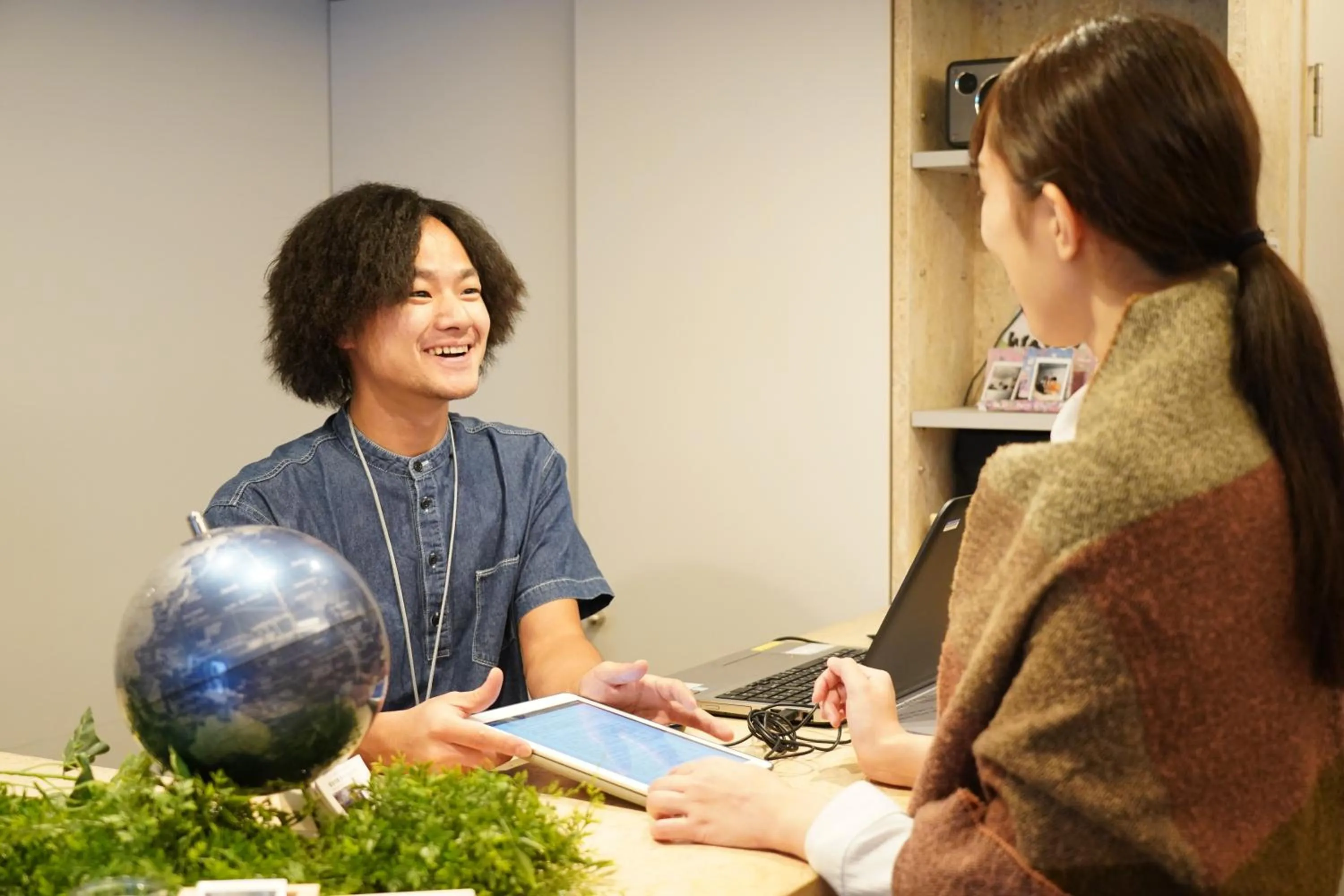 Staff in plat hostel keikyu asakusa station