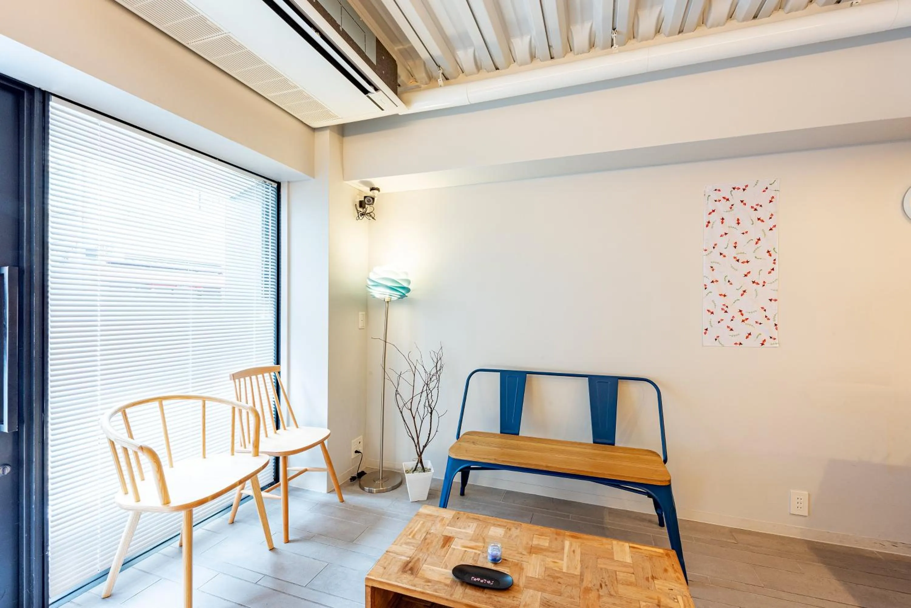 Communal lounge/ TV room in plat hostel keikyu asakusa station