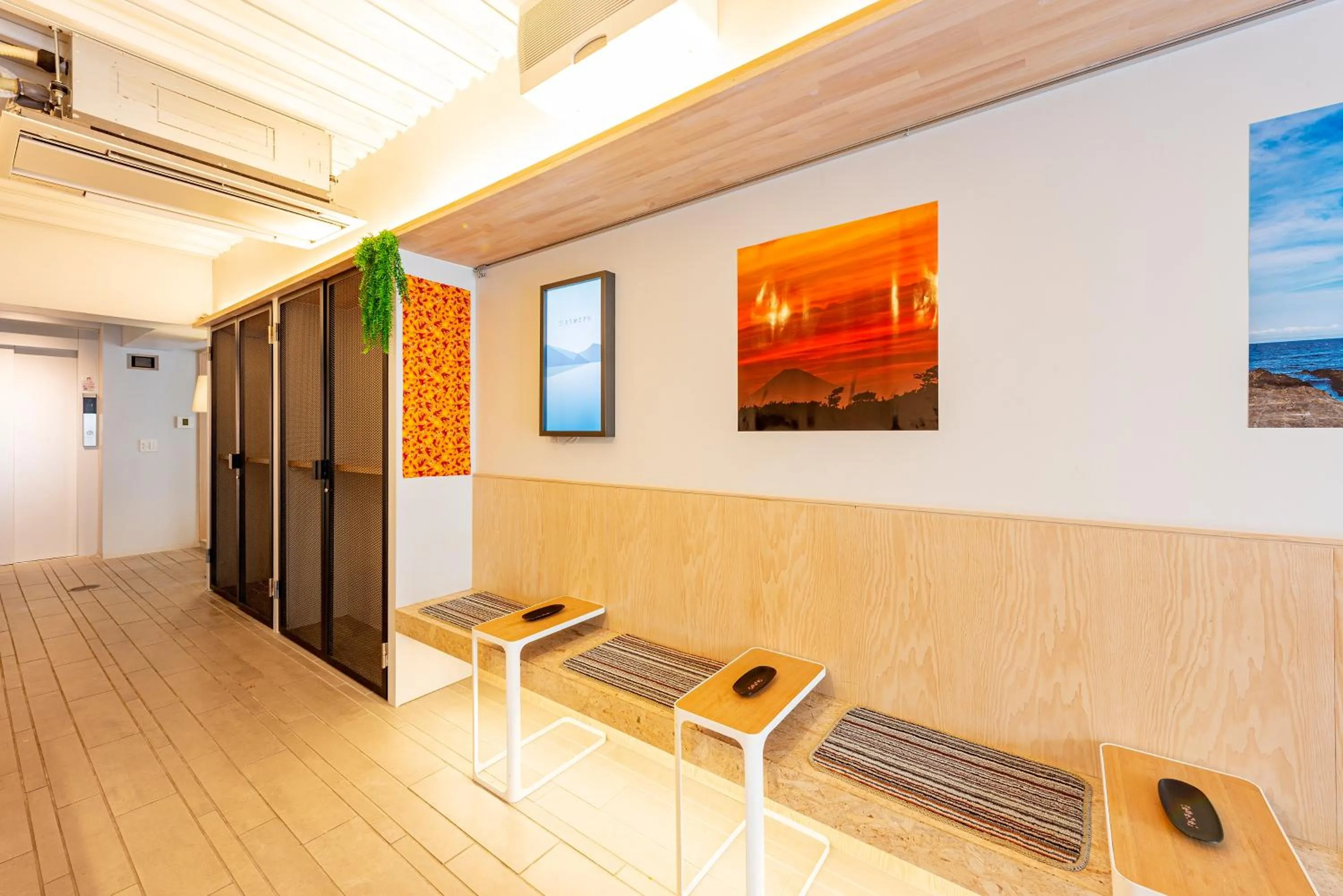 Communal lounge/ TV room in plat hostel keikyu asakusa station