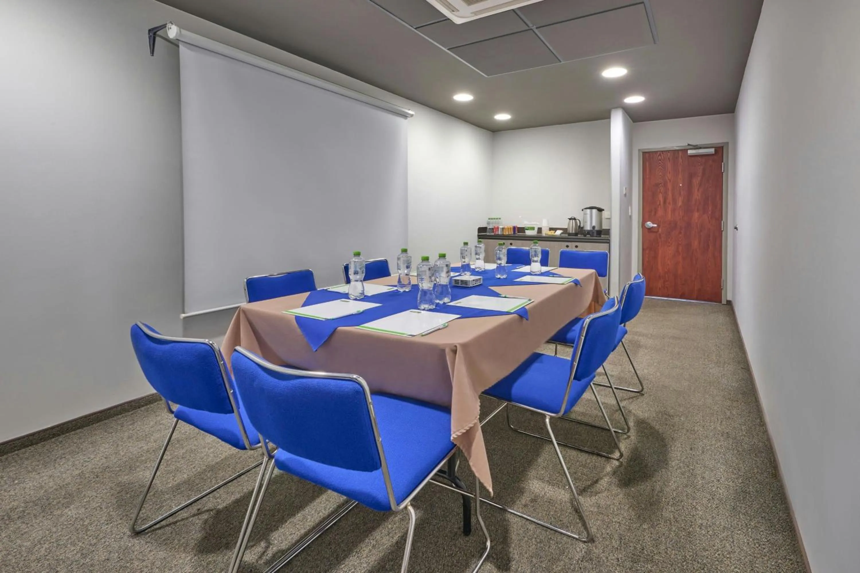 Meeting/conference room in City Express Junior by Marriott Mexicali