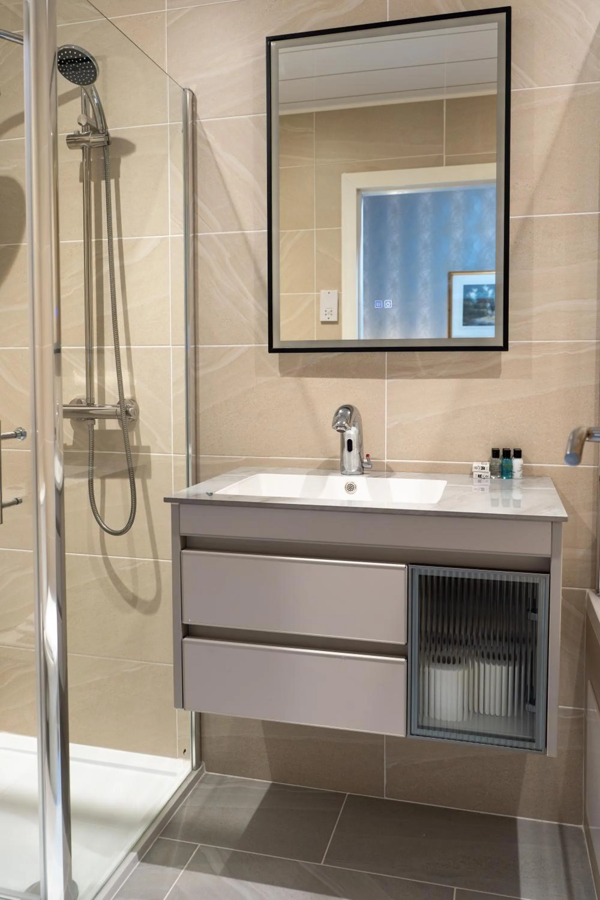 Bathroom in Grampian Hotel