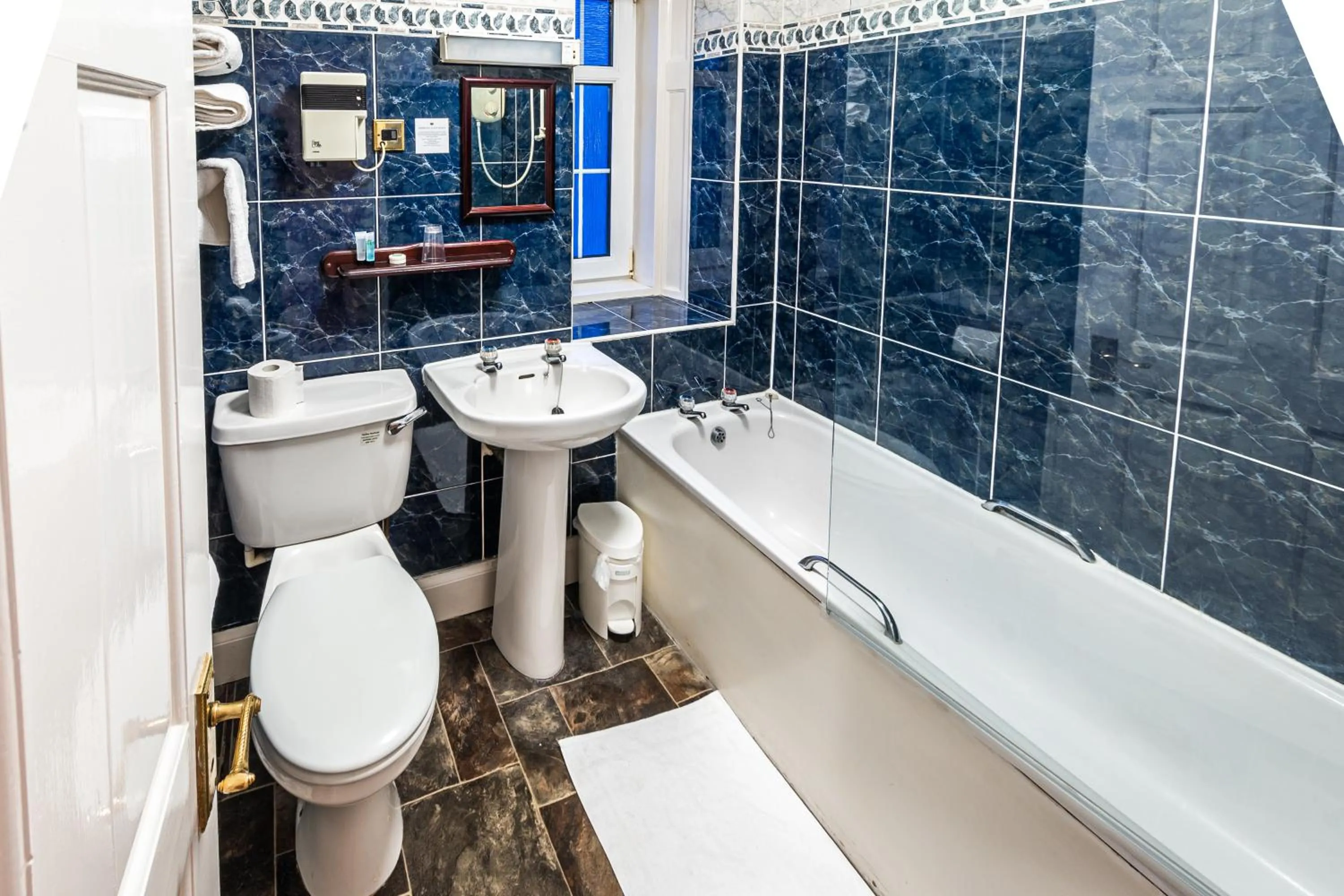 Bathroom in Grampian Hotel