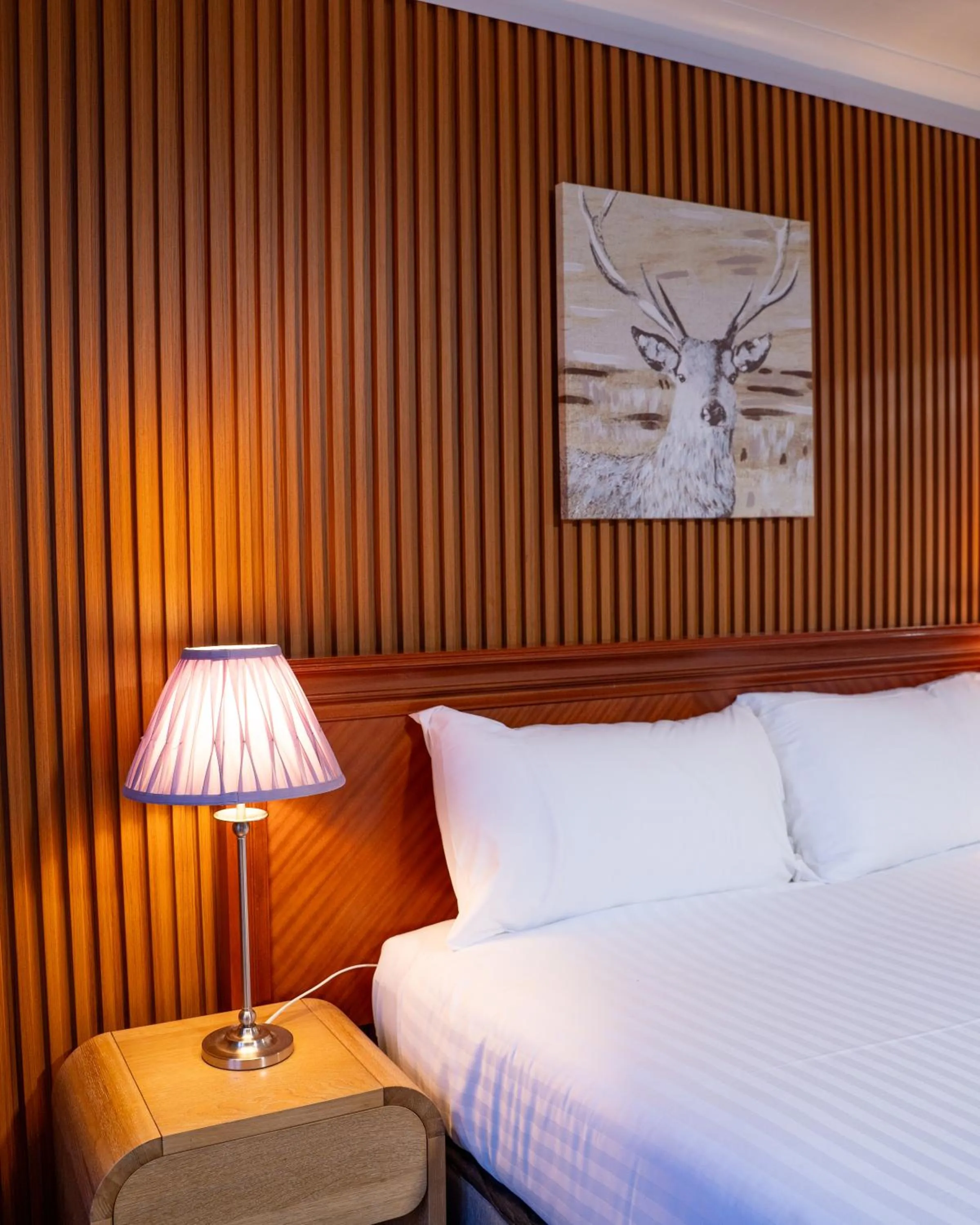 Bedroom, Bed in Grampian Hotel