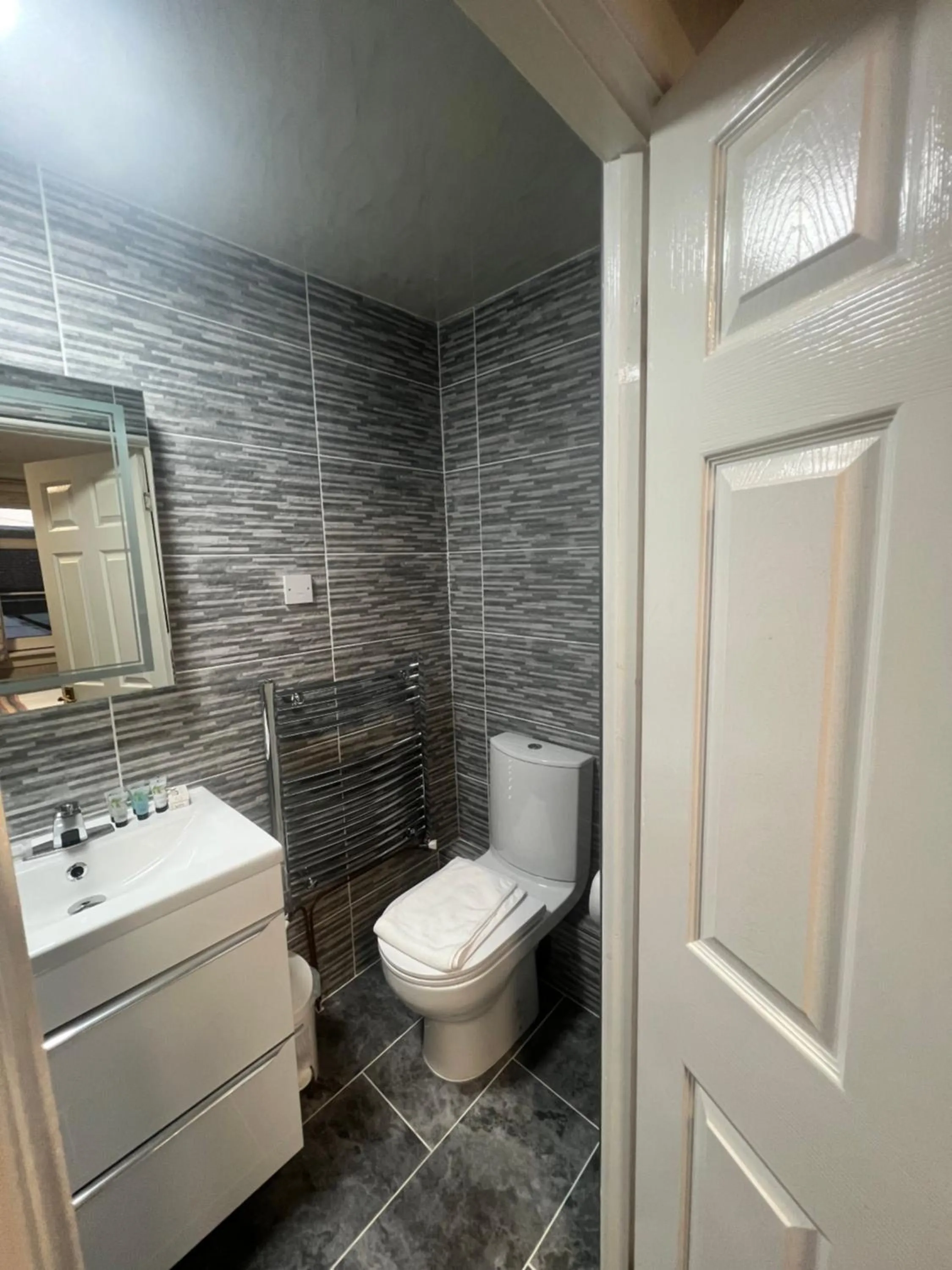 Bathroom in Grampian Hotel