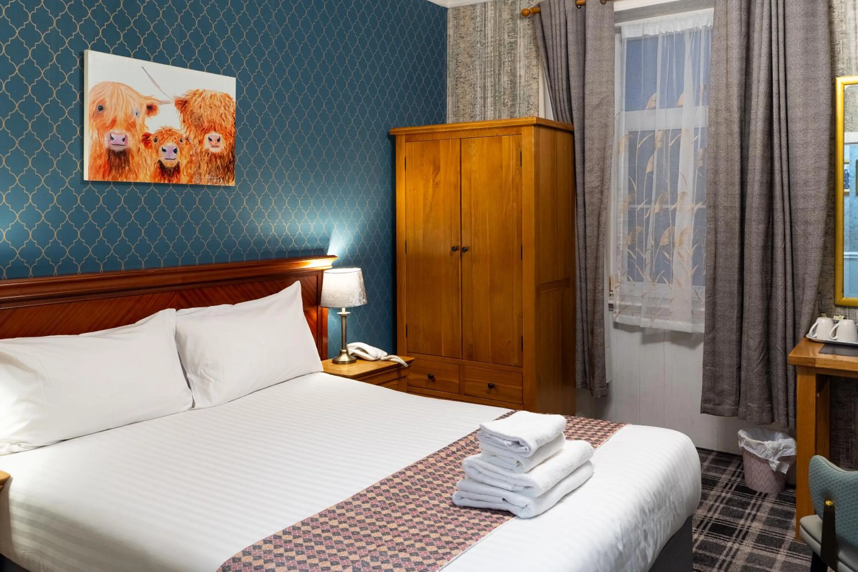 Bedroom, Bed in Grampian Hotel