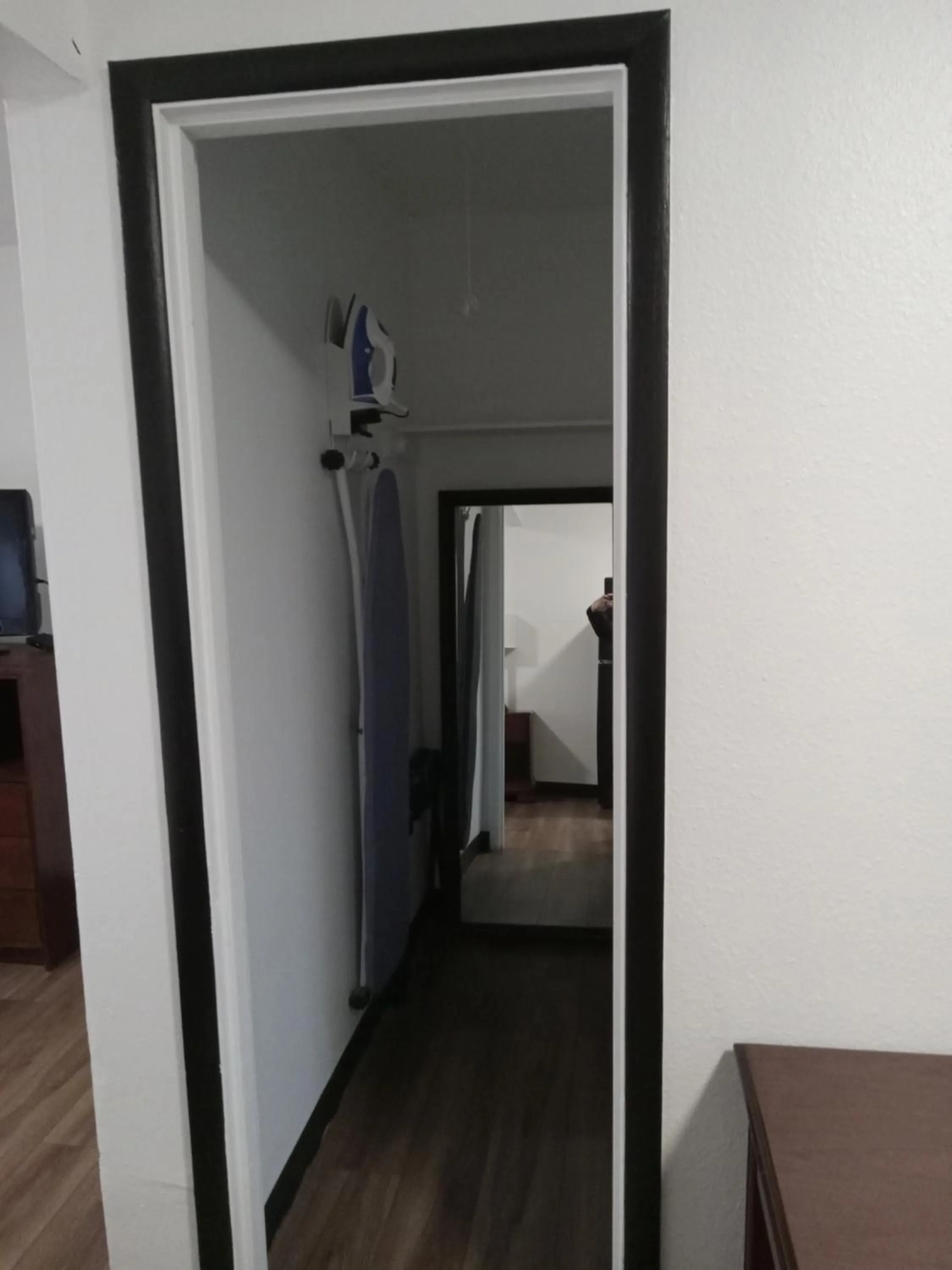 wardrobe, Bed in Blue Coast Inn & Suites