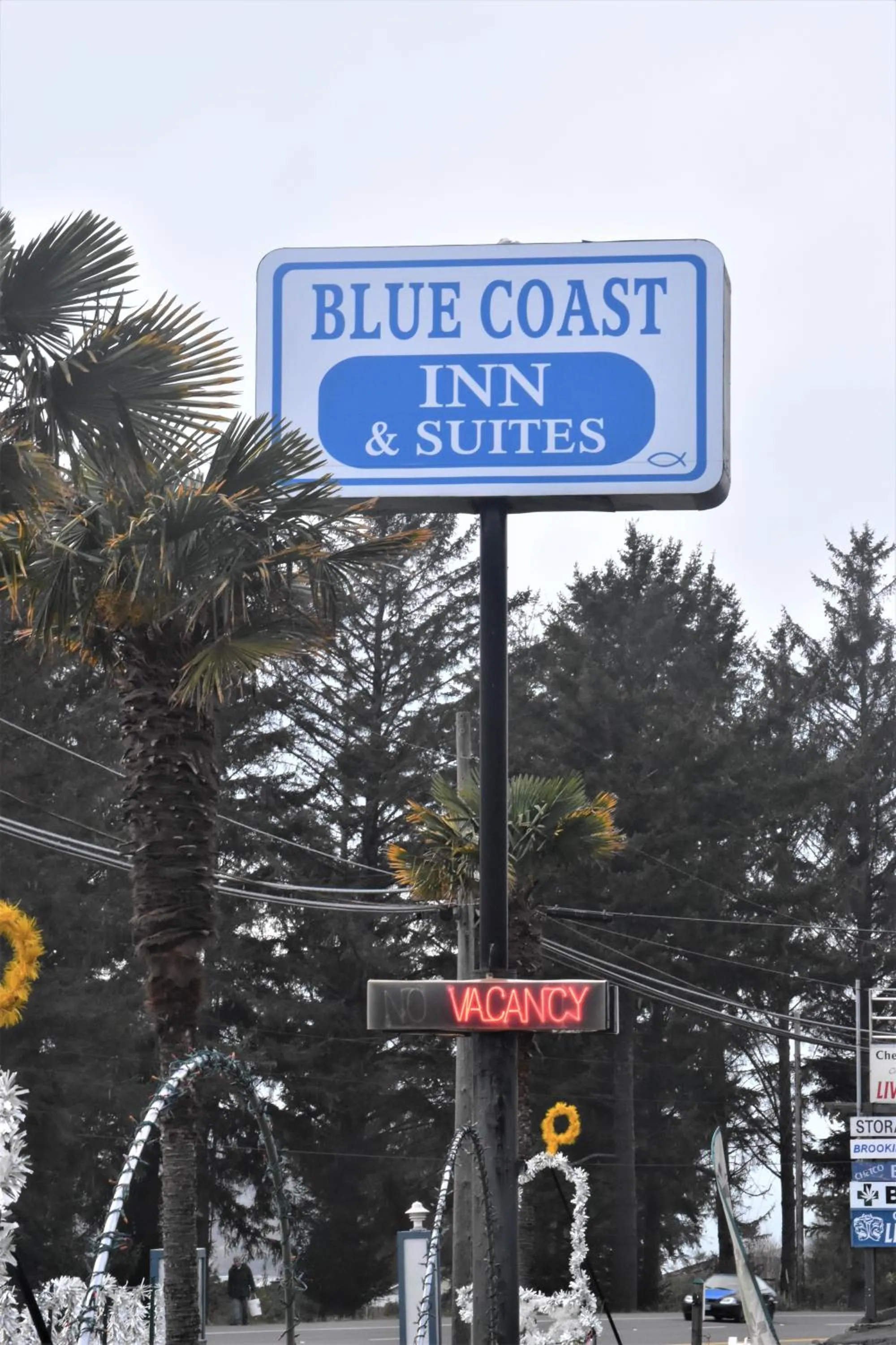 Logo/Certificate/Sign in Blue Coast Inn & Suites