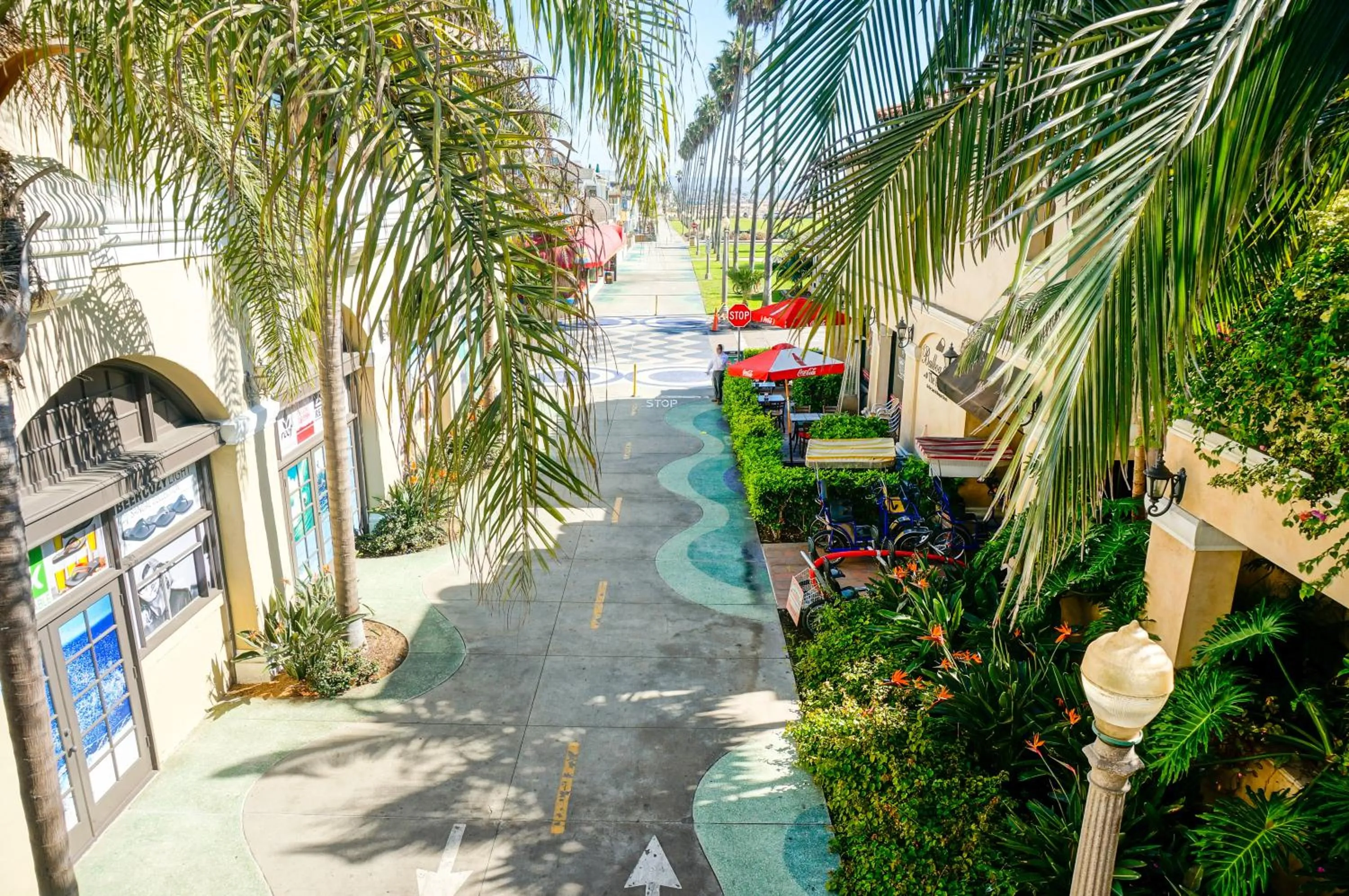 Facade/entrance in Balboa Inn, On The Beach At Newport