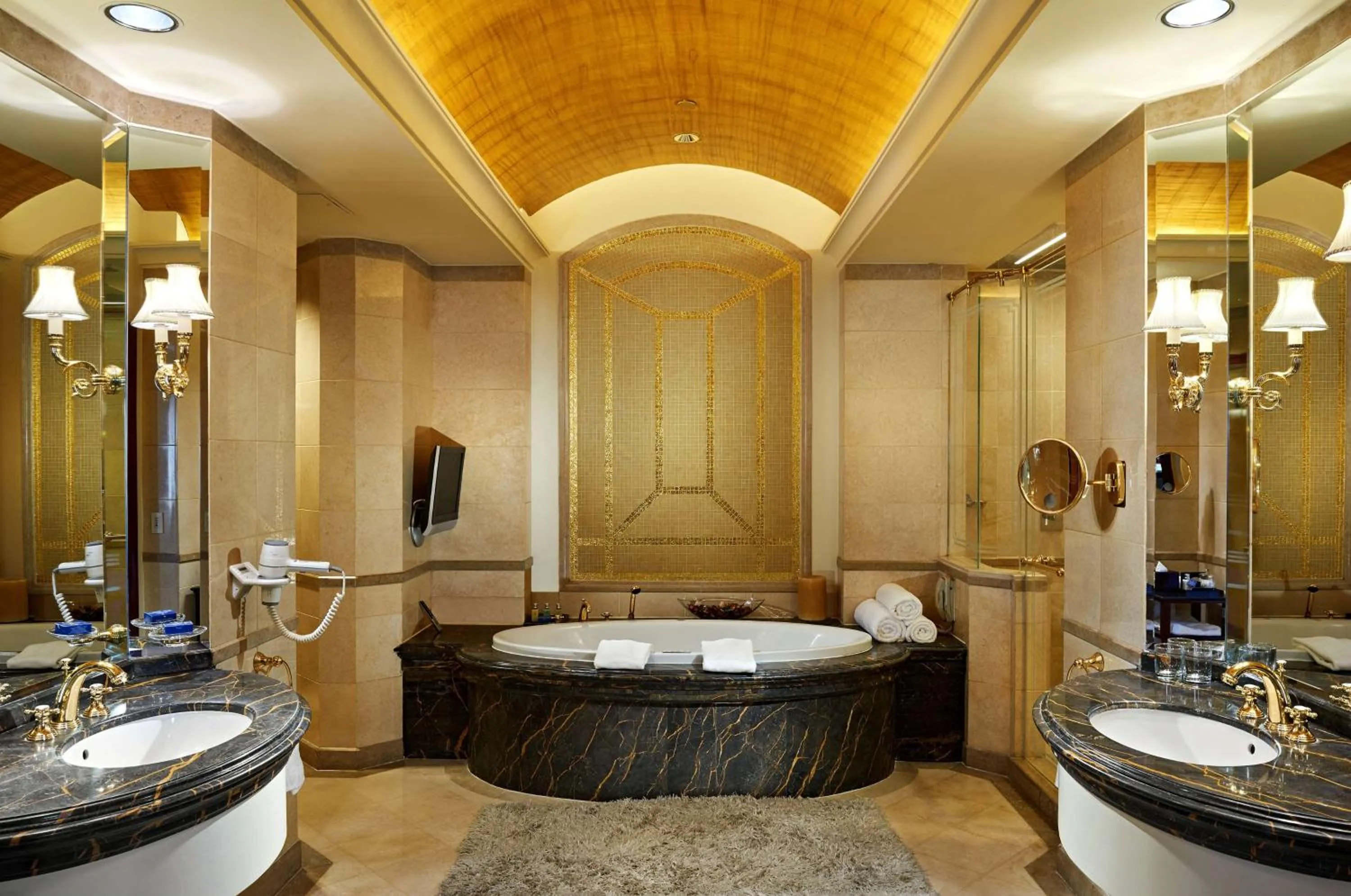 Bathroom in Hilton Cairo Grand Nile