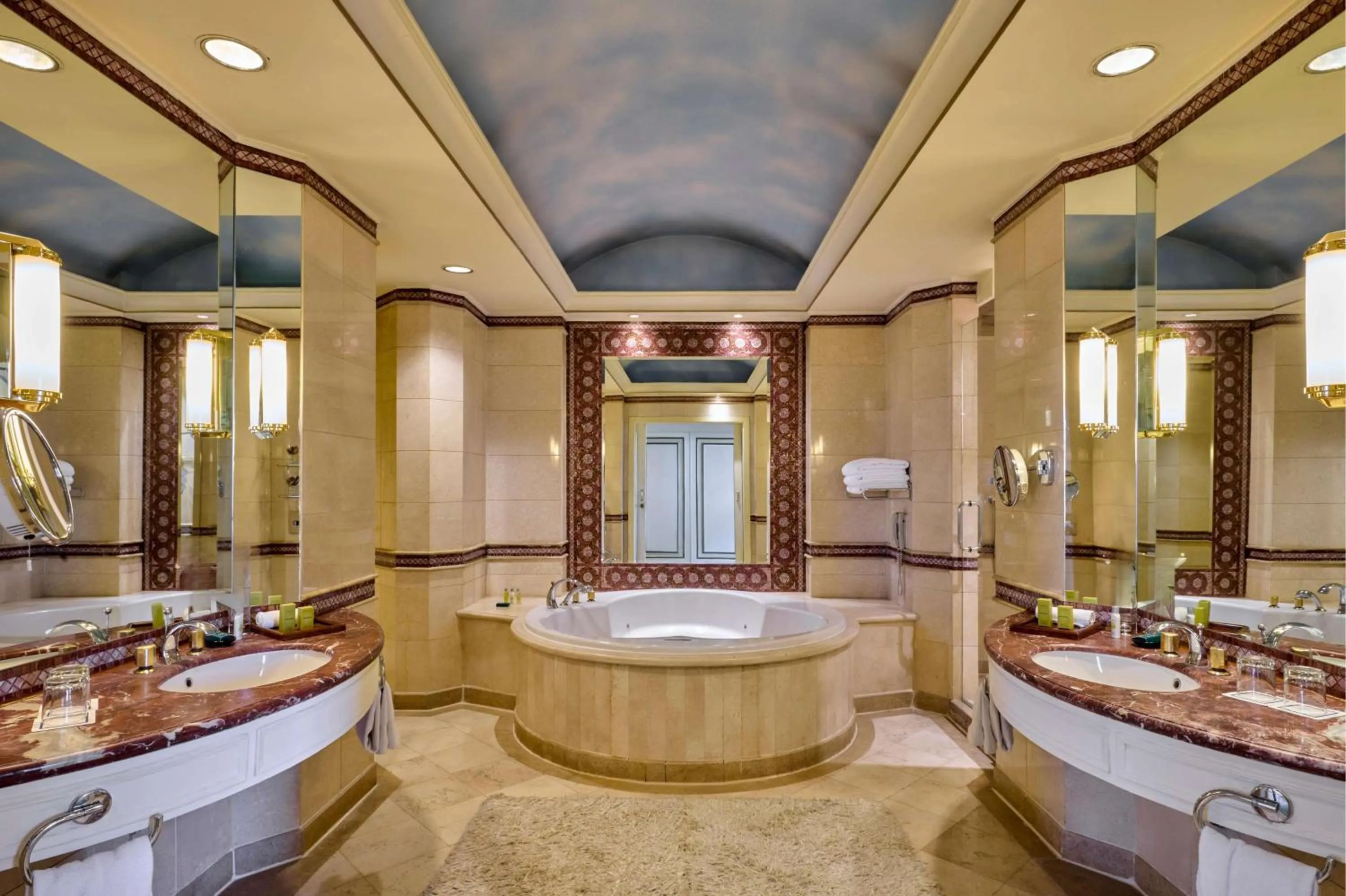 Bathroom in Hilton Cairo Grand Nile